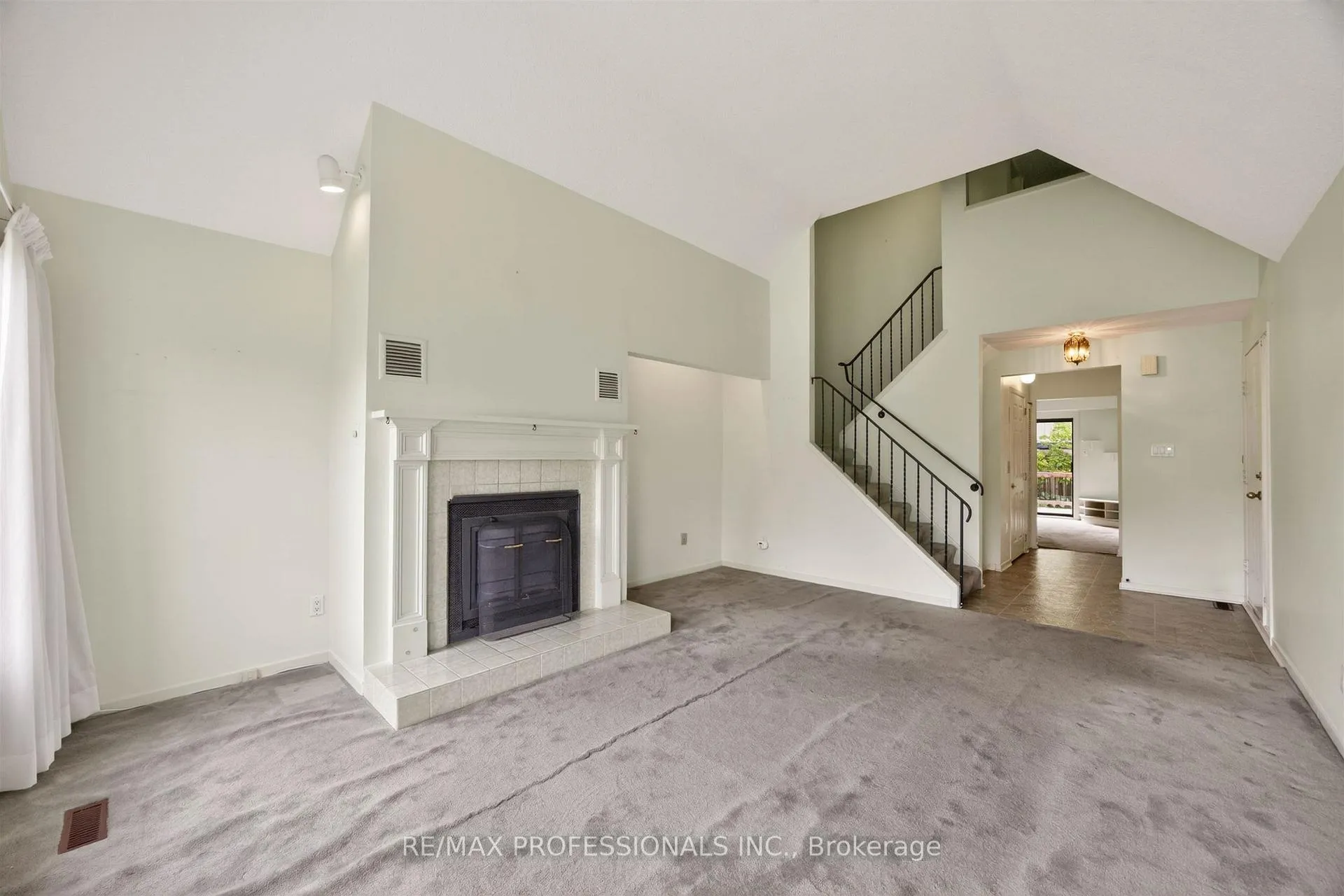Photo 9 of 4 Bigham Crescent, Etobicoke, Eringate-Centennial-West Deane — HOMEH