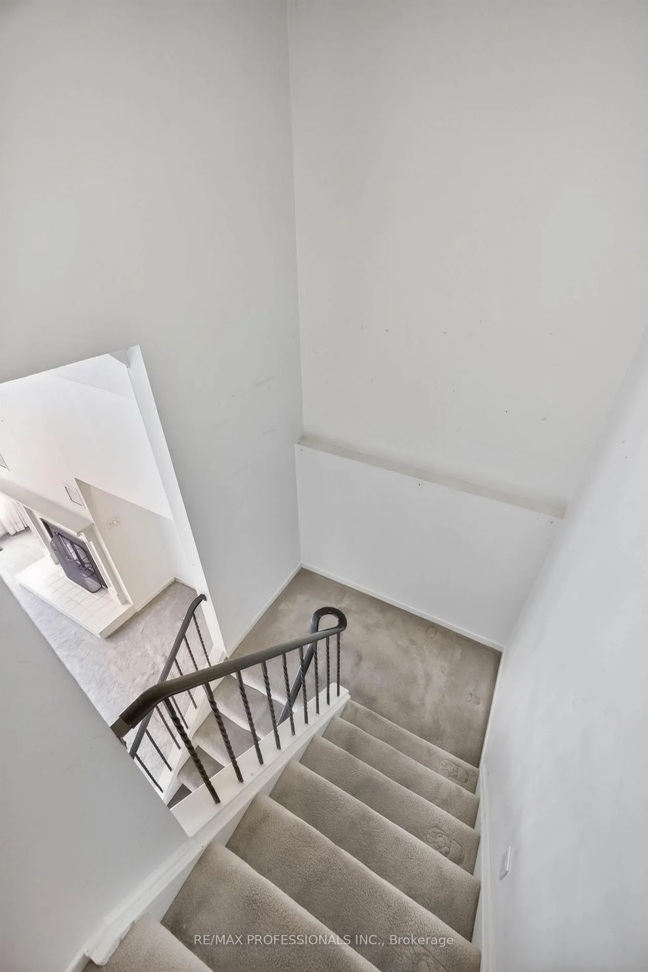 Photo 14 of 4 Bigham Crescent, Etobicoke, Eringate-Centennial-West Deane — HOMEH