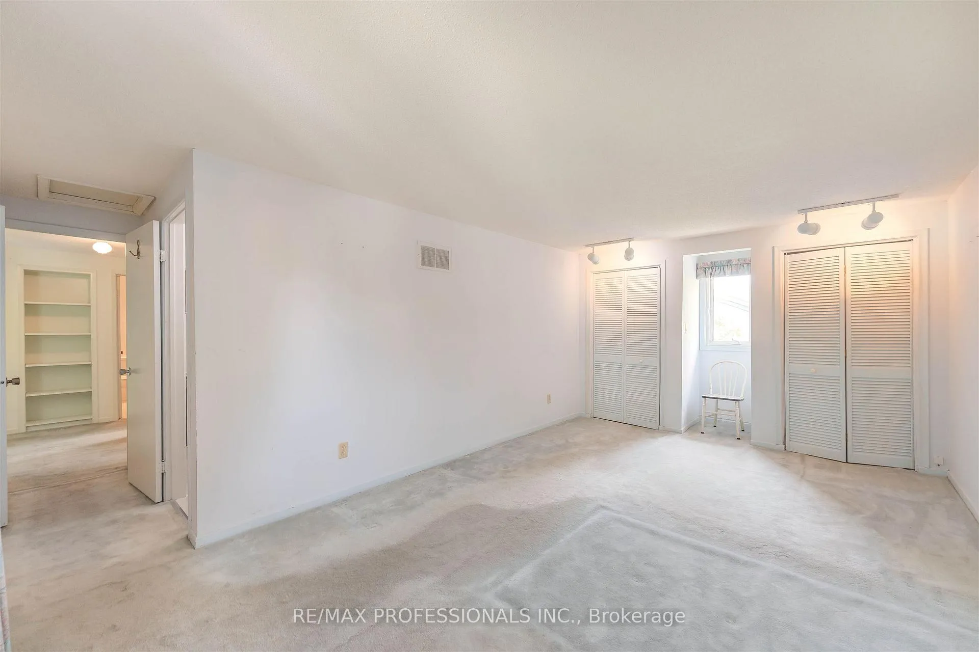 Photo 16 of 4 Bigham Crescent, Etobicoke, Eringate-Centennial-West Deane — HOMEH