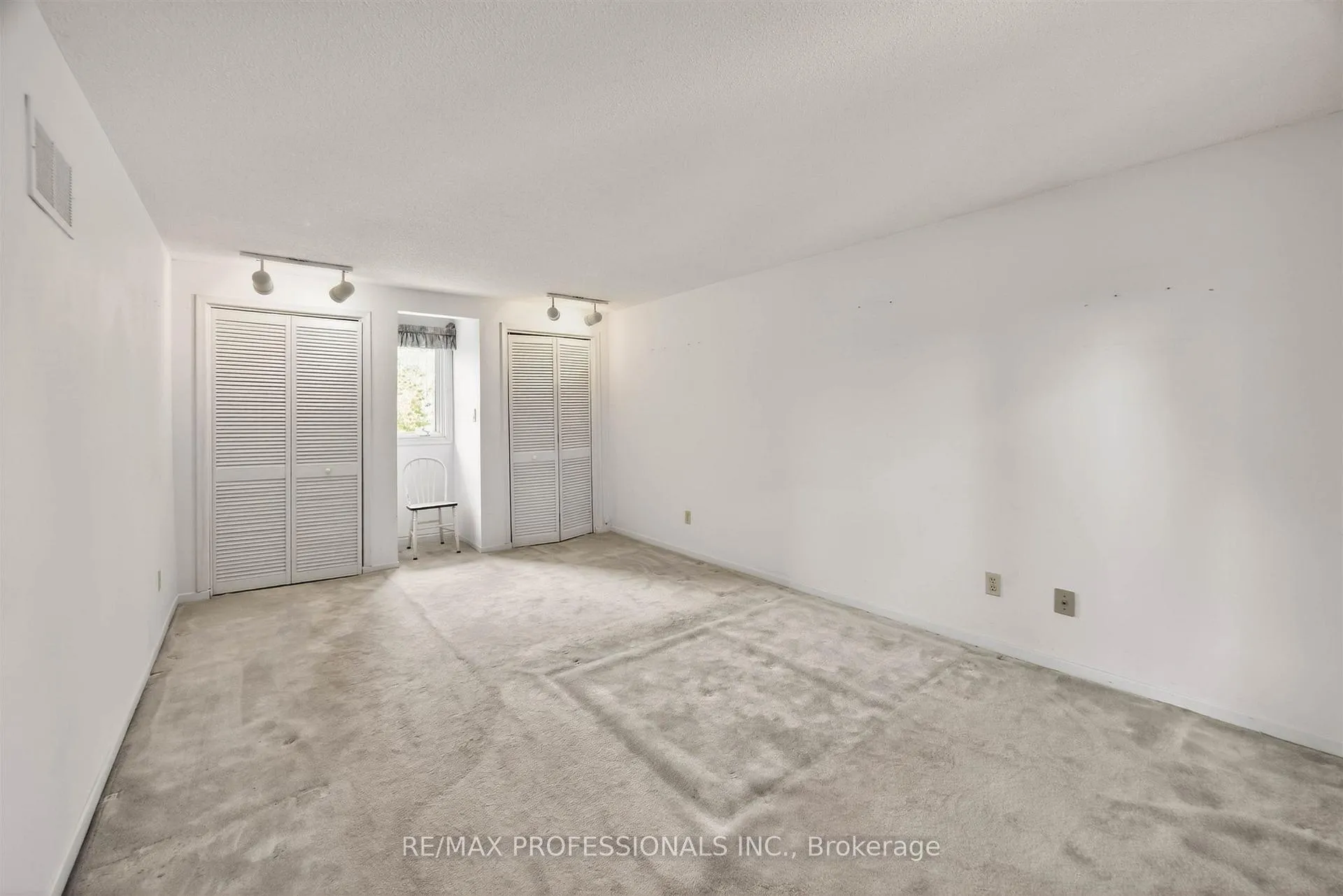 Photo 19 of 4 Bigham Crescent, Etobicoke, Eringate-Centennial-West Deane — HOMEH