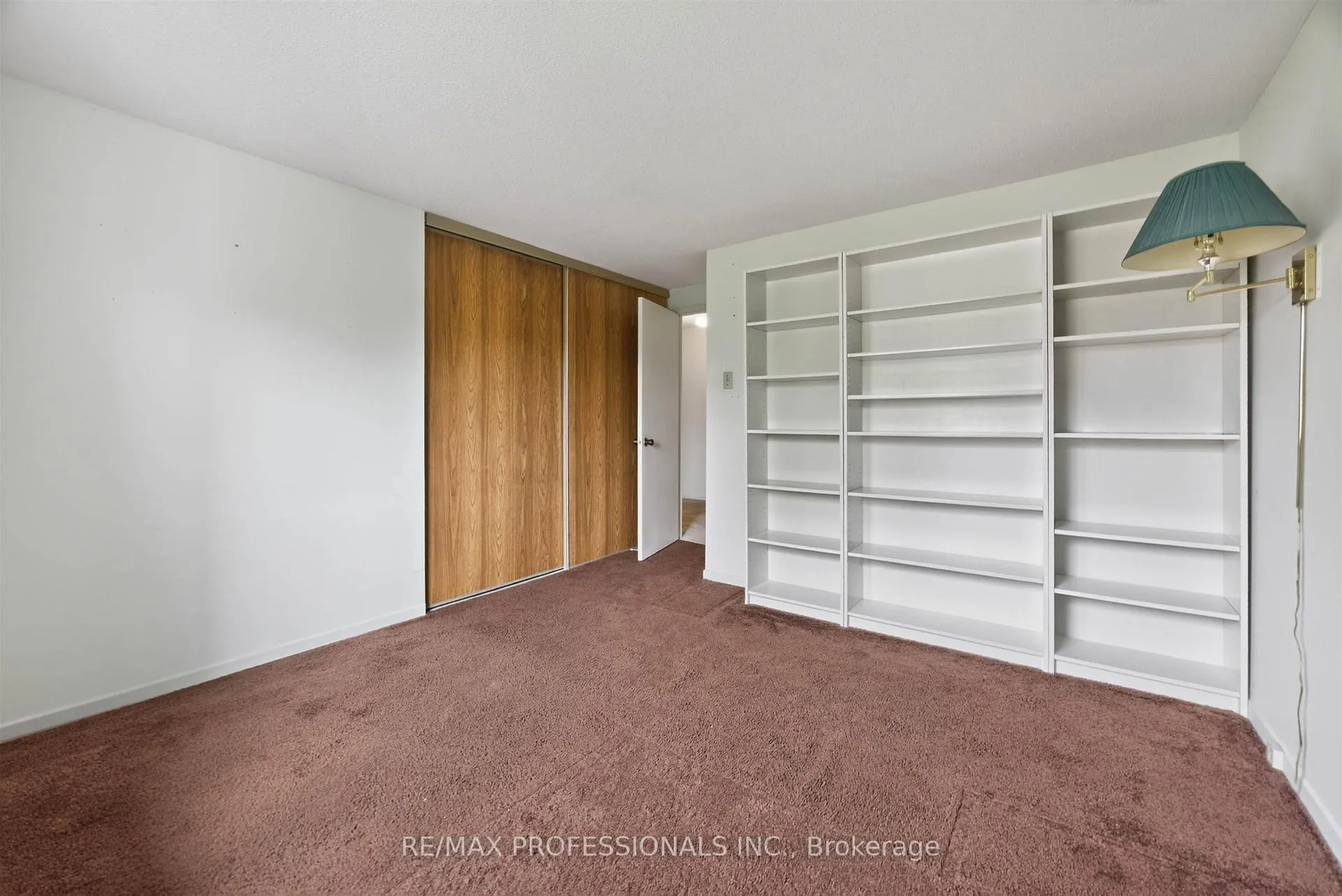 Photo 23 of 4 Bigham Crescent, Etobicoke, Eringate-Centennial-West Deane — HOMEH