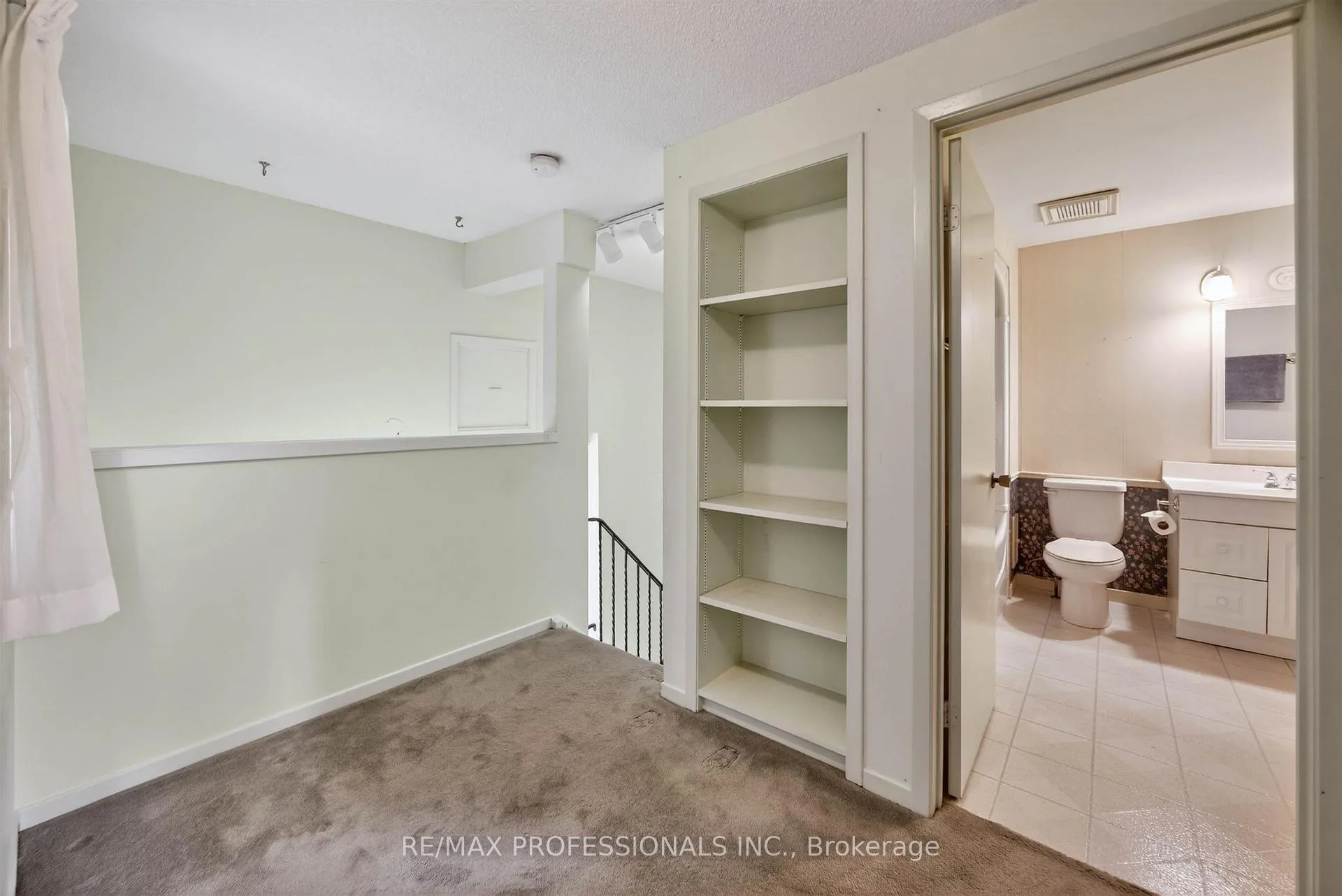 Photo 24 of 4 Bigham Crescent, Etobicoke, Eringate-Centennial-West Deane — HOMEH