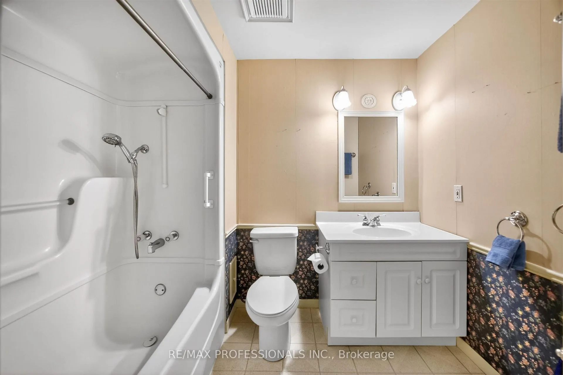 Photo 25 of 4 Bigham Crescent, Etobicoke, Eringate-Centennial-West Deane — HOMEH