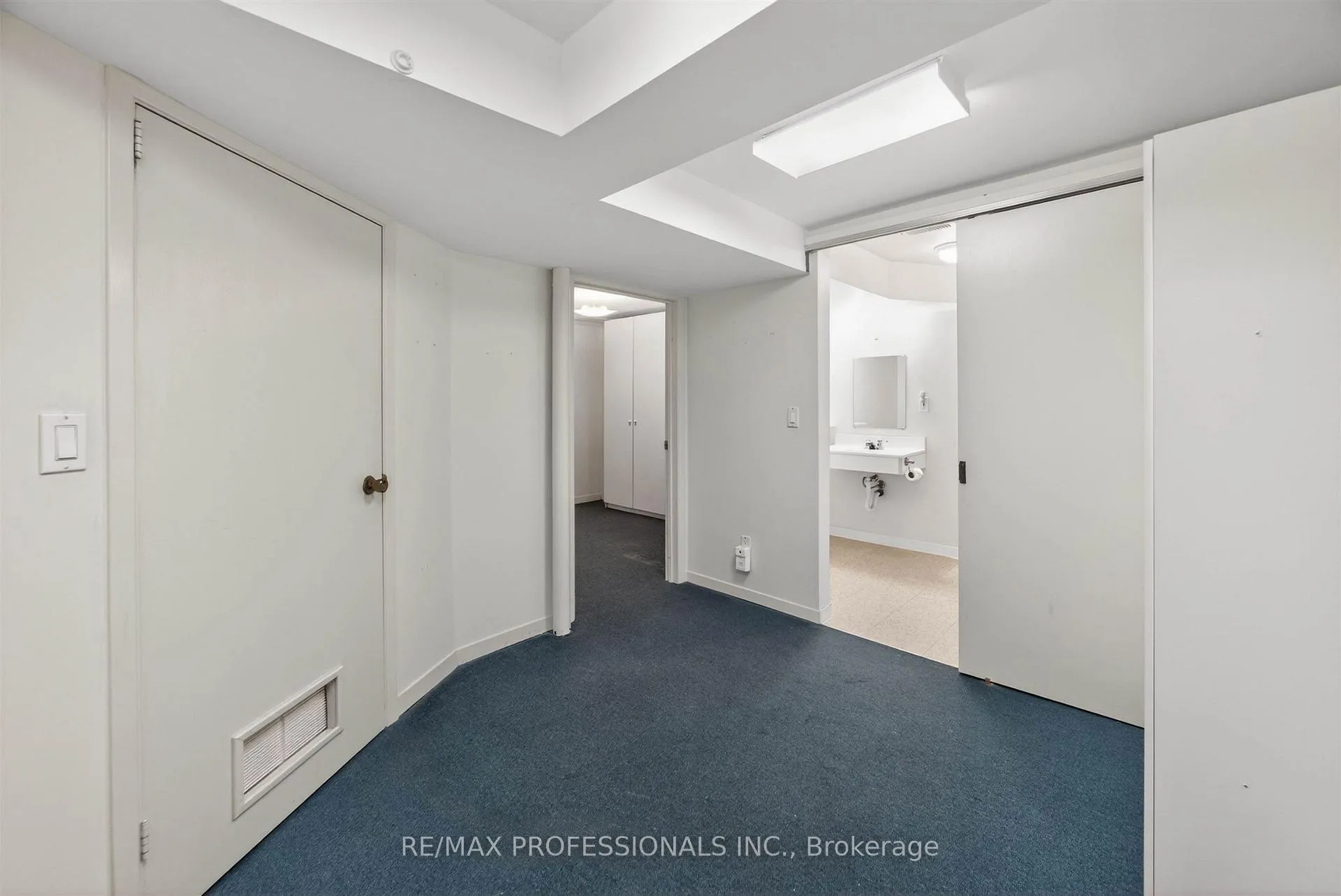 Photo 26 of 4 Bigham Crescent, Etobicoke, Eringate-Centennial-West Deane — HOMEH