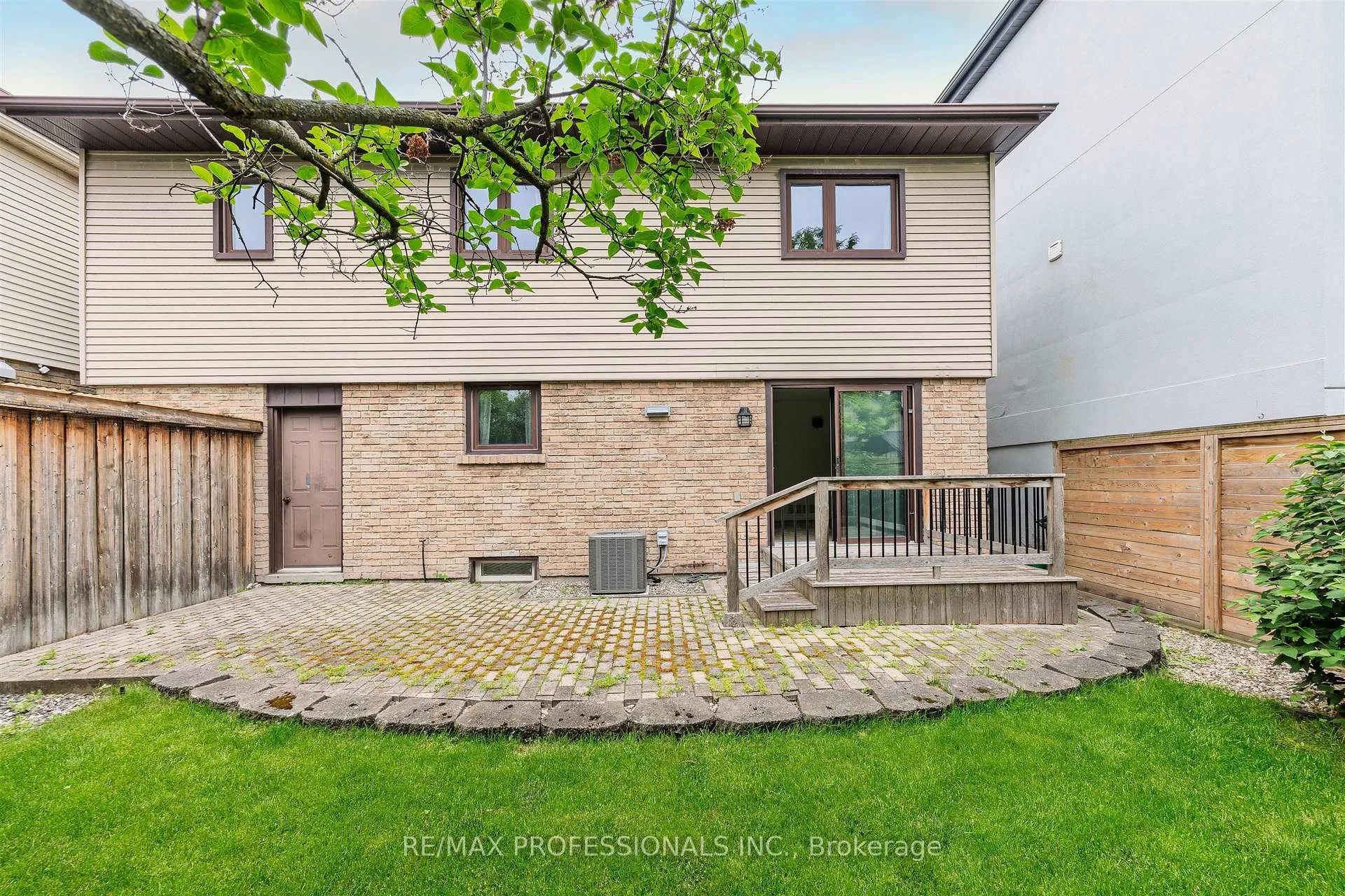 Photo 31 of 4 Bigham Crescent, Etobicoke, Eringate-Centennial-West Deane — HOMEH