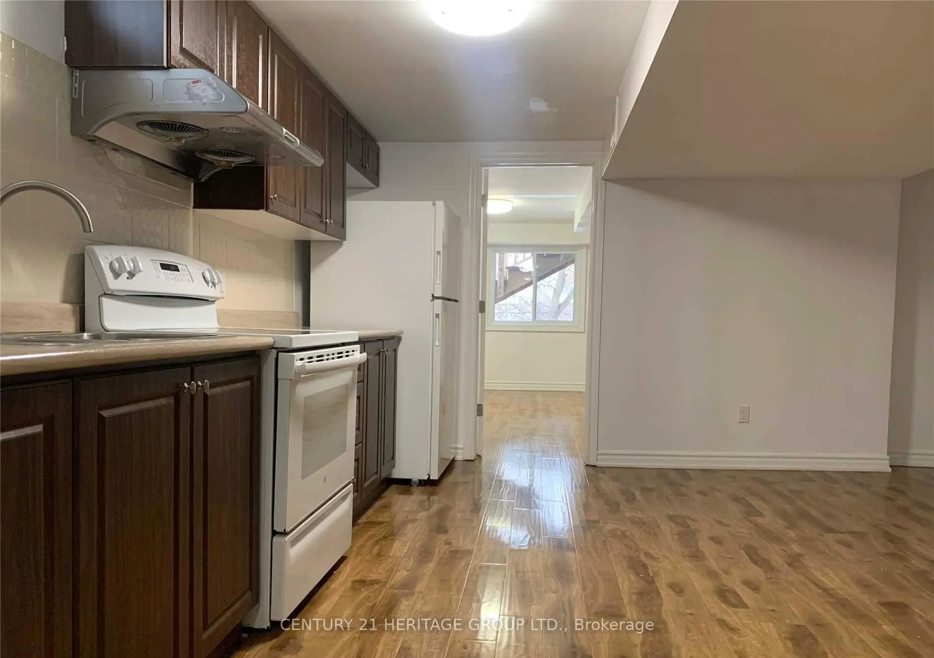 Photo 4 of Unit Basement, 27 Hammond Drive, Aurora, Aurora Heights — HOMEH