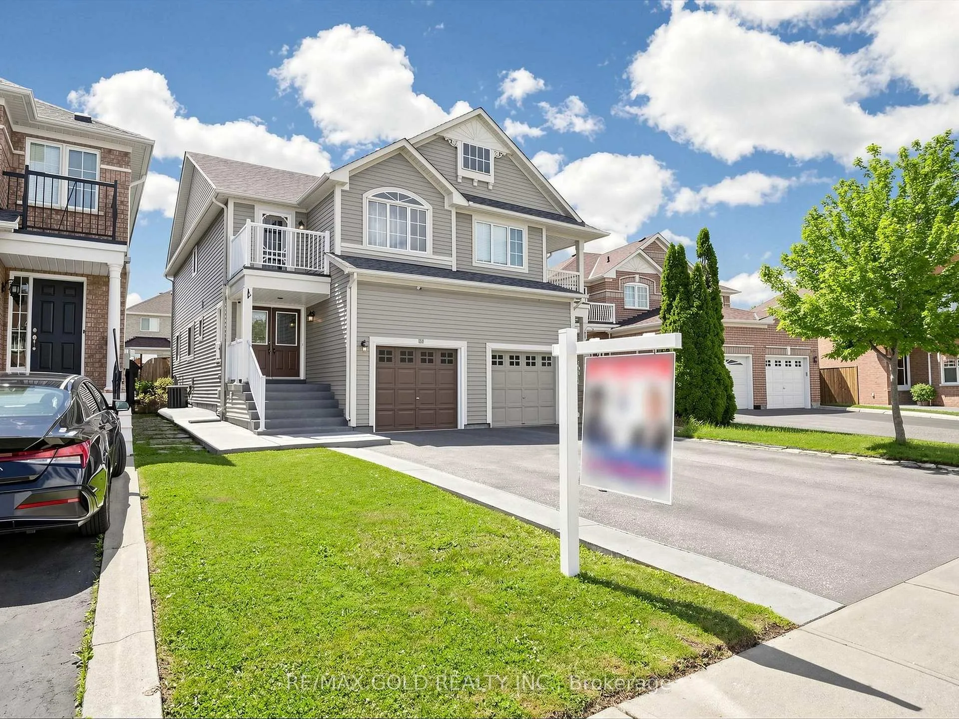 Photo 2 of 110 Tiller Trail, Brampton, Fletcher's Creek Village — HOMEH