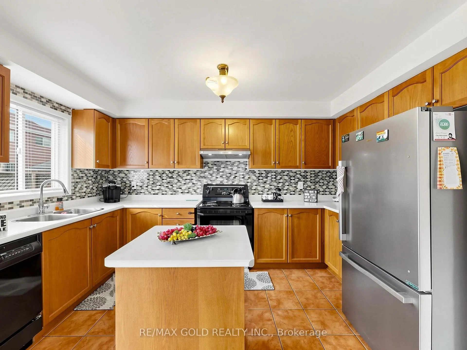 Photo 11 of 110 Tiller Trail, Brampton, Fletcher's Creek Village — HOMEH