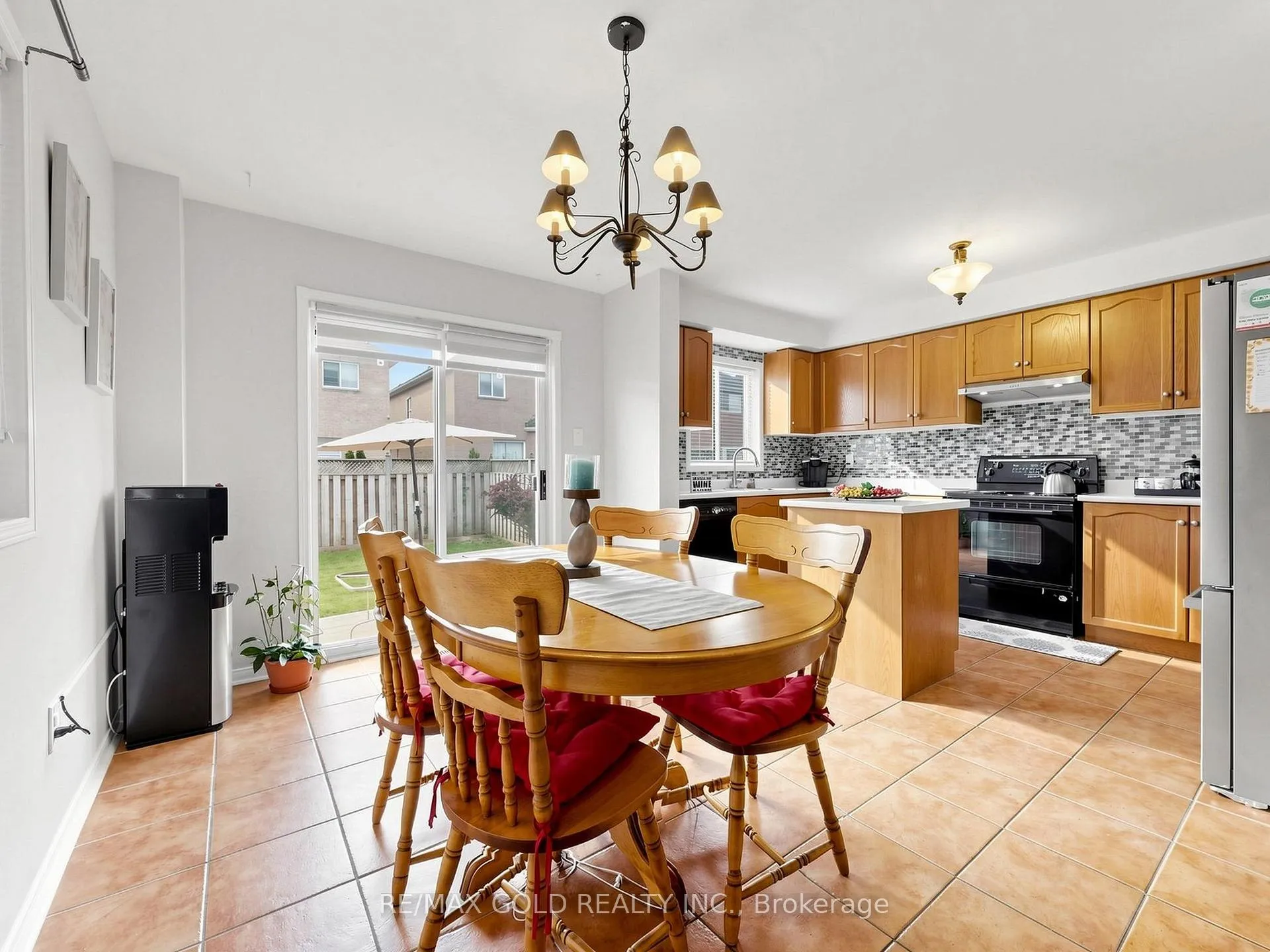 Photo 17 of 110 Tiller Trail, Brampton, Fletcher's Creek Village — HOMEH
