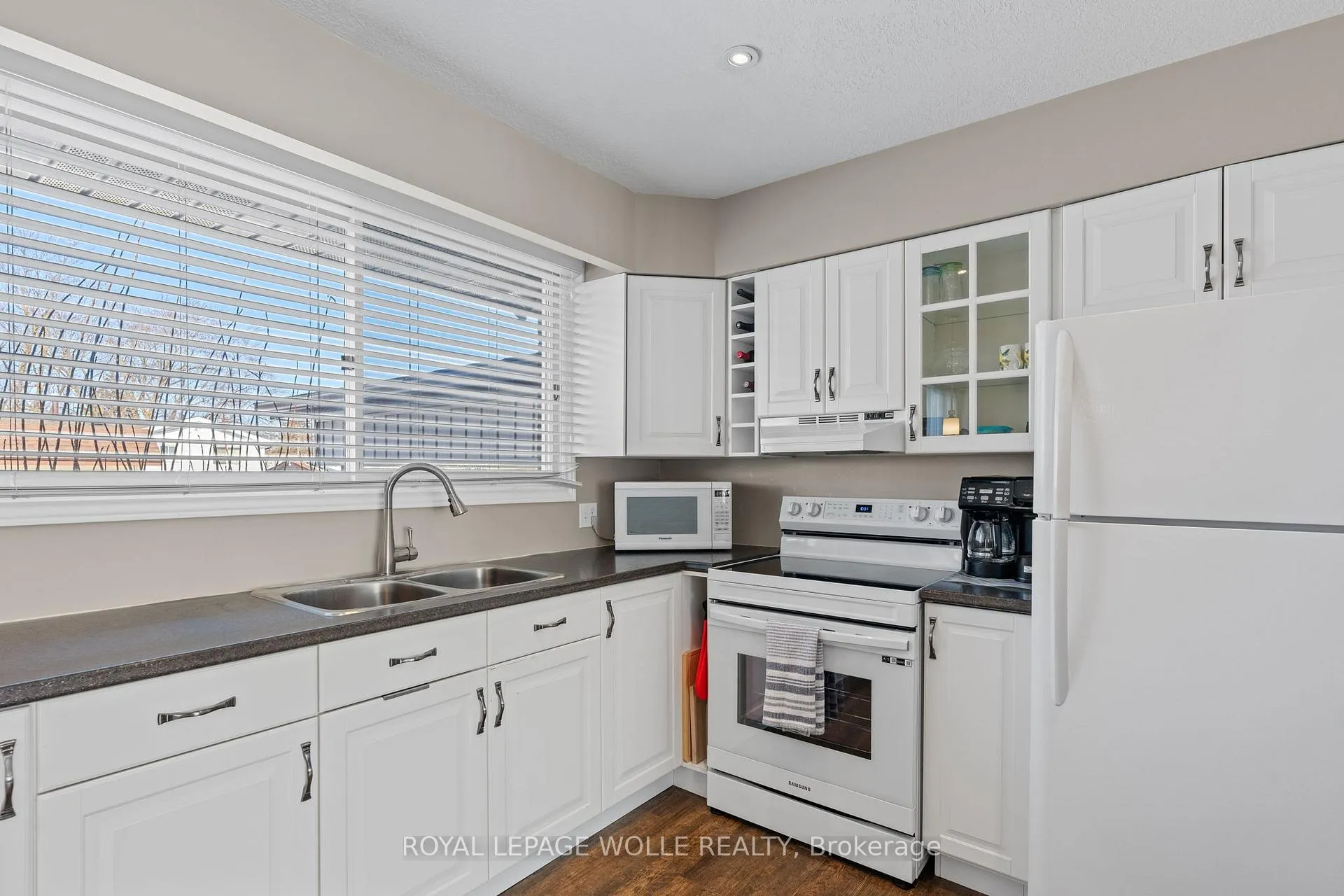 Photo 17 of 218 Arris Crescent, West Perth, Mitchell — HOMEH