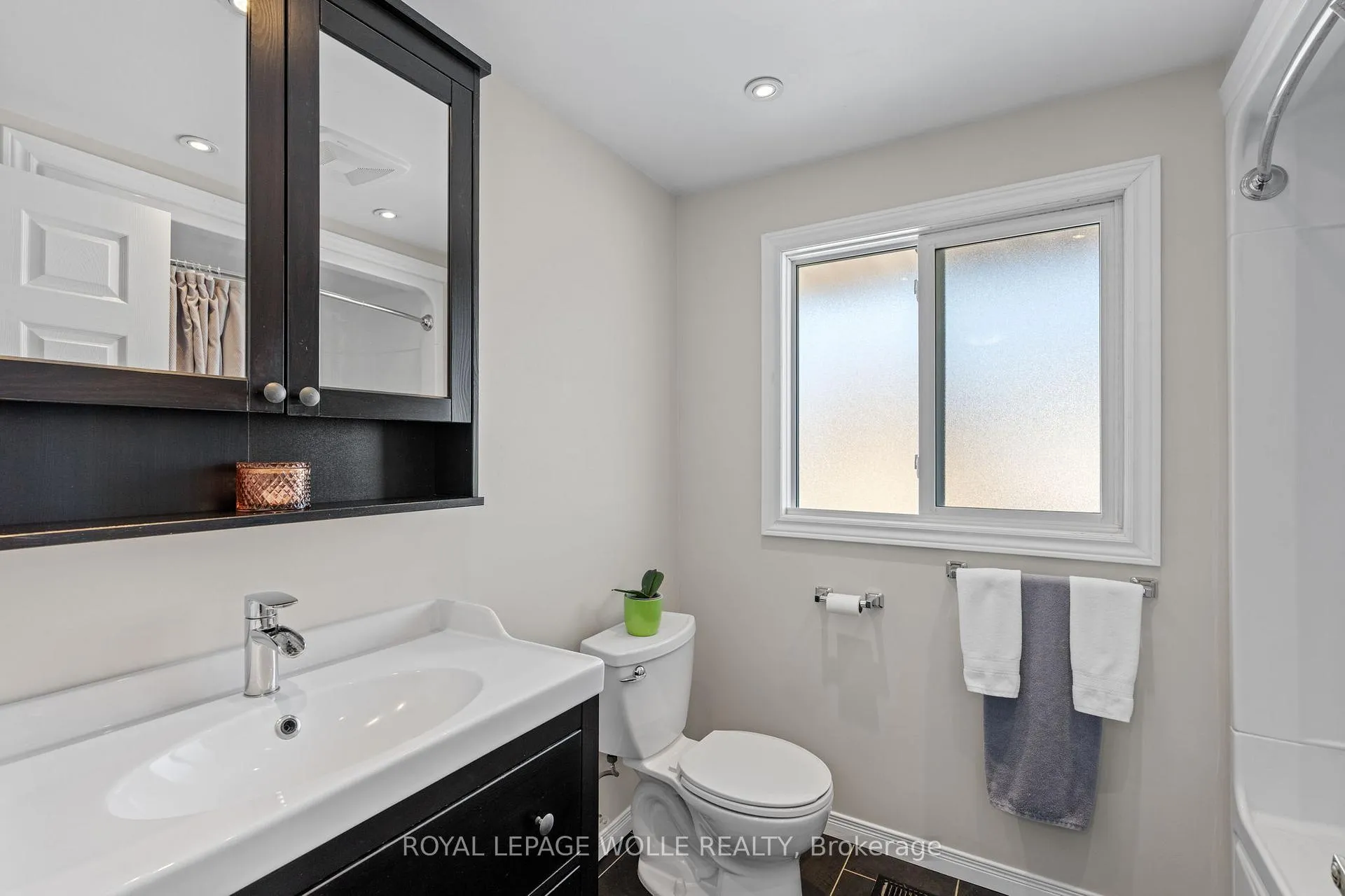 Photo 21 of 218 Arris Crescent, West Perth, Mitchell — HOMEH
