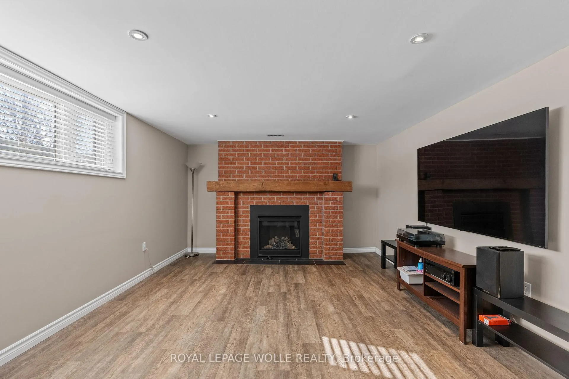 Photo 33 of 218 Arris Crescent, West Perth, Mitchell — HOMEH