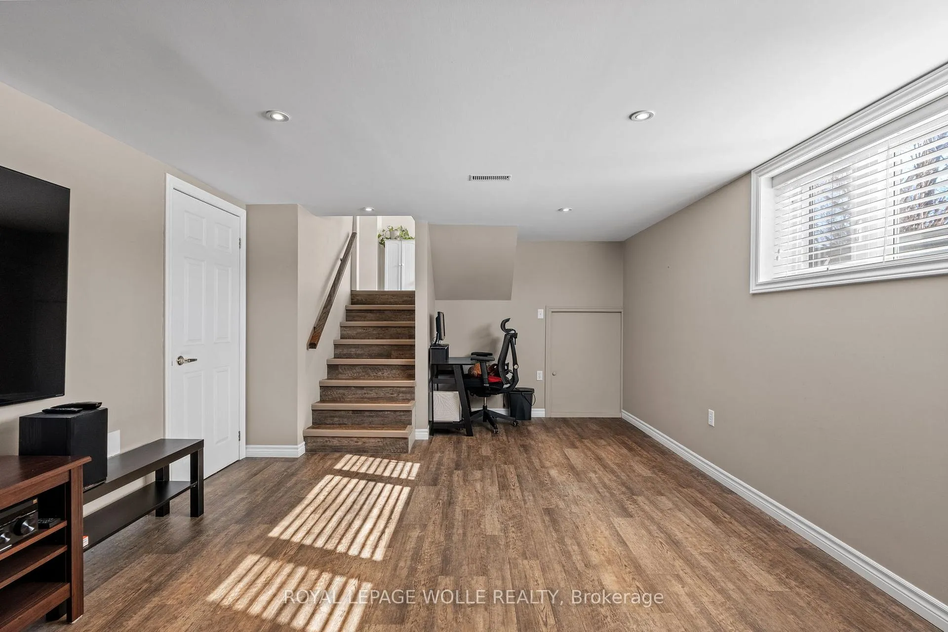 Photo 34 of 218 Arris Crescent, West Perth, Mitchell — HOMEH