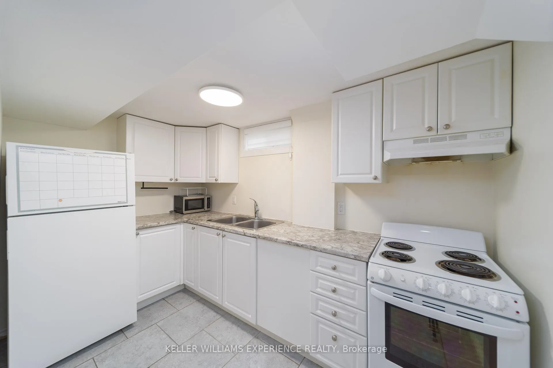 Photo 4 of Unit Lower Lvl, 98 Cundles Road E, Barrie, Cundles East — HOMEH
