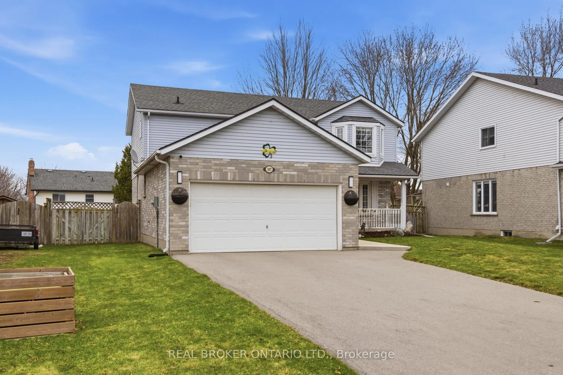 Photo 4 of 107 Rose Bridge Crescent, Cambridge — HOMEH