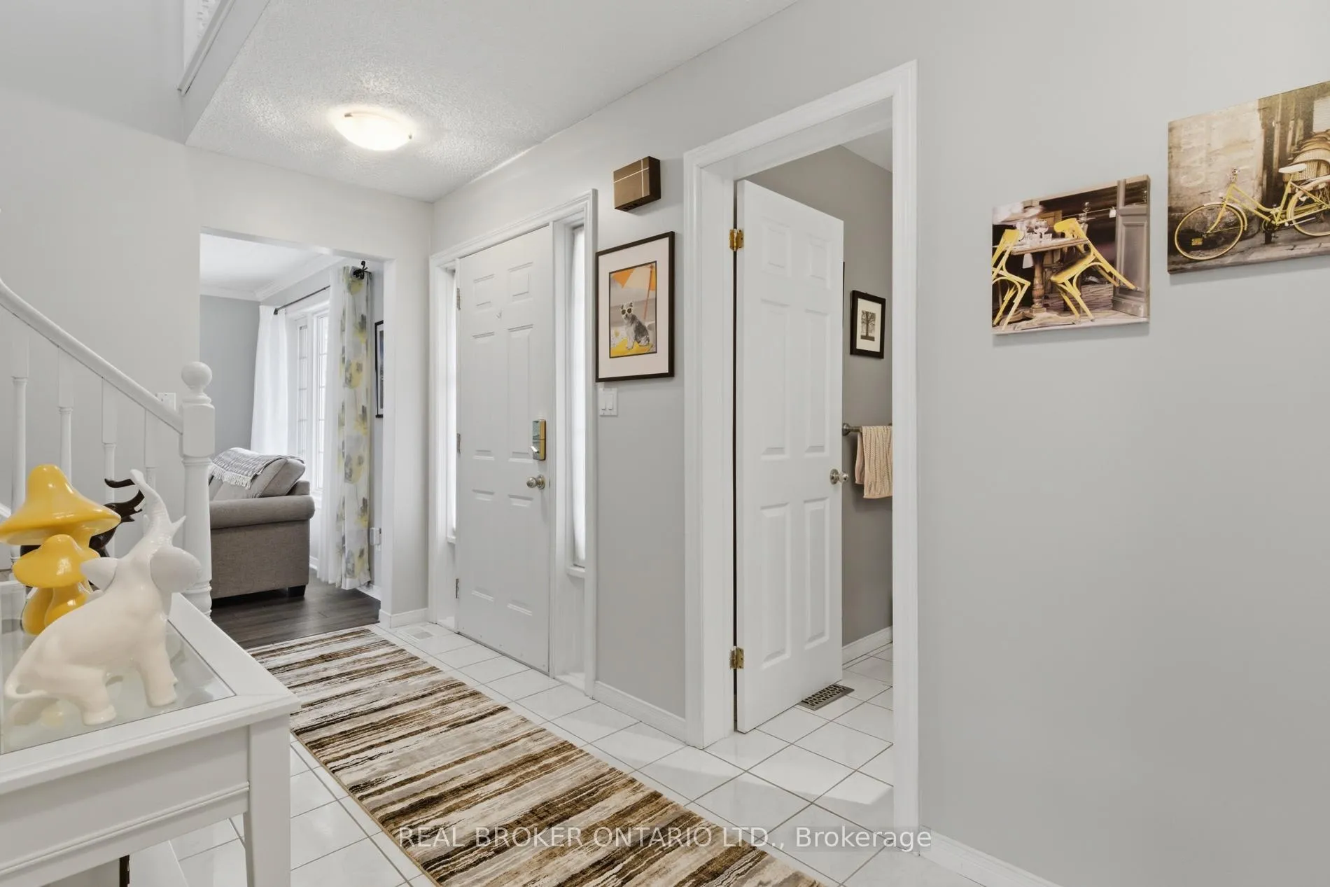 Photo 9 of 107 Rose Bridge Crescent, Cambridge — HOMEH