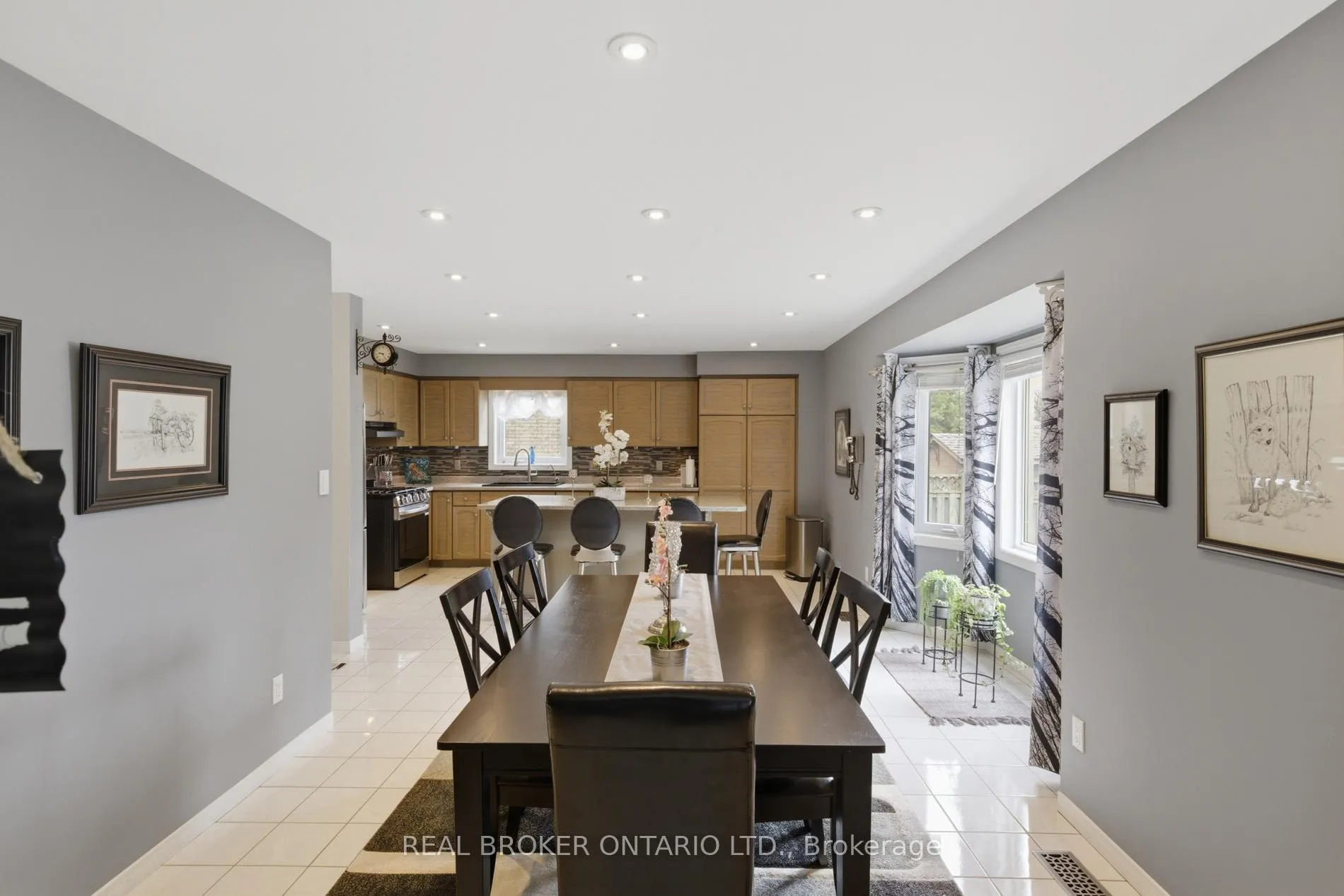 Photo 15 of 107 Rose Bridge Crescent, Cambridge — HOMEH