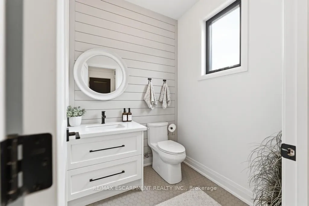 Photo 16 of 3634 Vosburgh Place, Lincoln, Beamsville — HOMEH