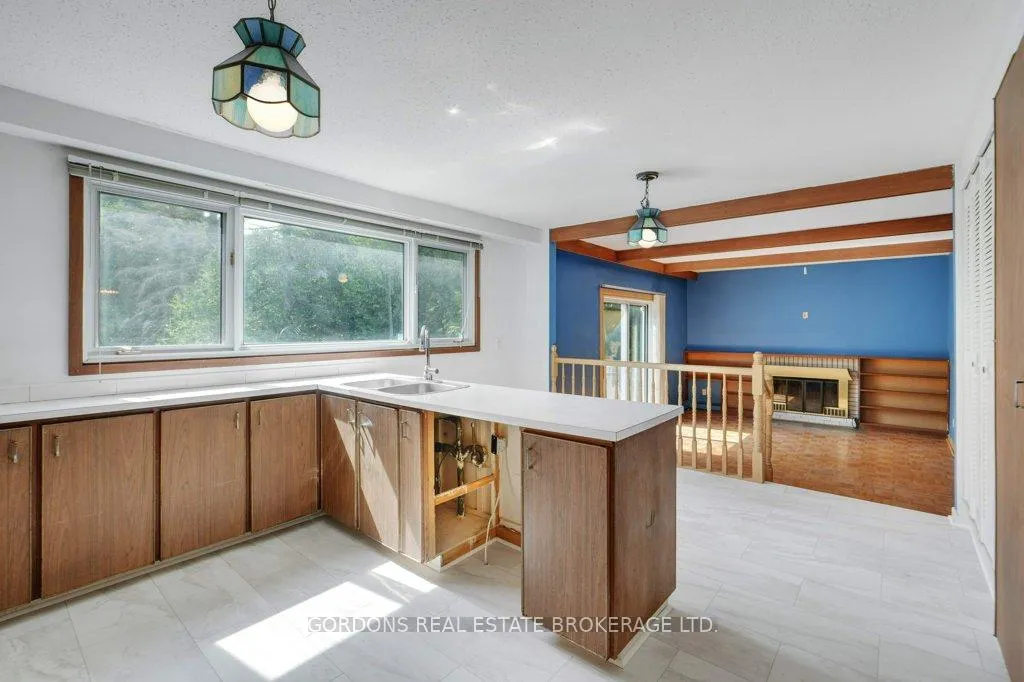 Photo 11 of 35 Aleutian Road, Ottawa, Bruce Farm/Graham Park/Qualicum/Bellands — HOMEH