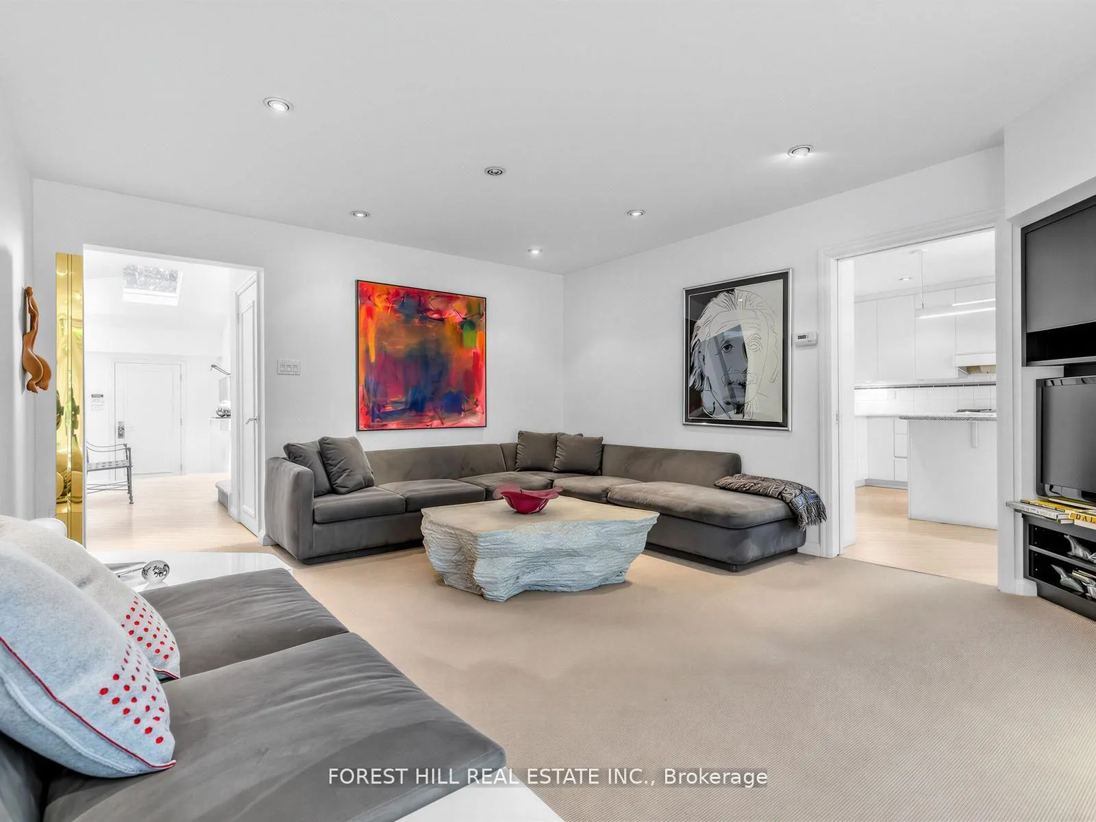 Photo 9 of 43 Beaverhall Drive, North York, St. Andrew-Windfields — HOMEH