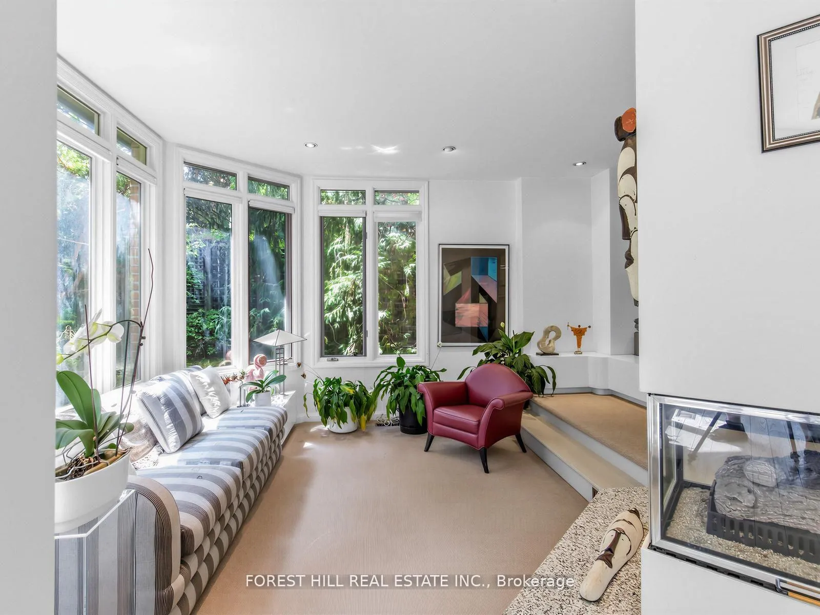 Photo 10 of 43 Beaverhall Drive, North York, St. Andrew-Windfields — HOMEH