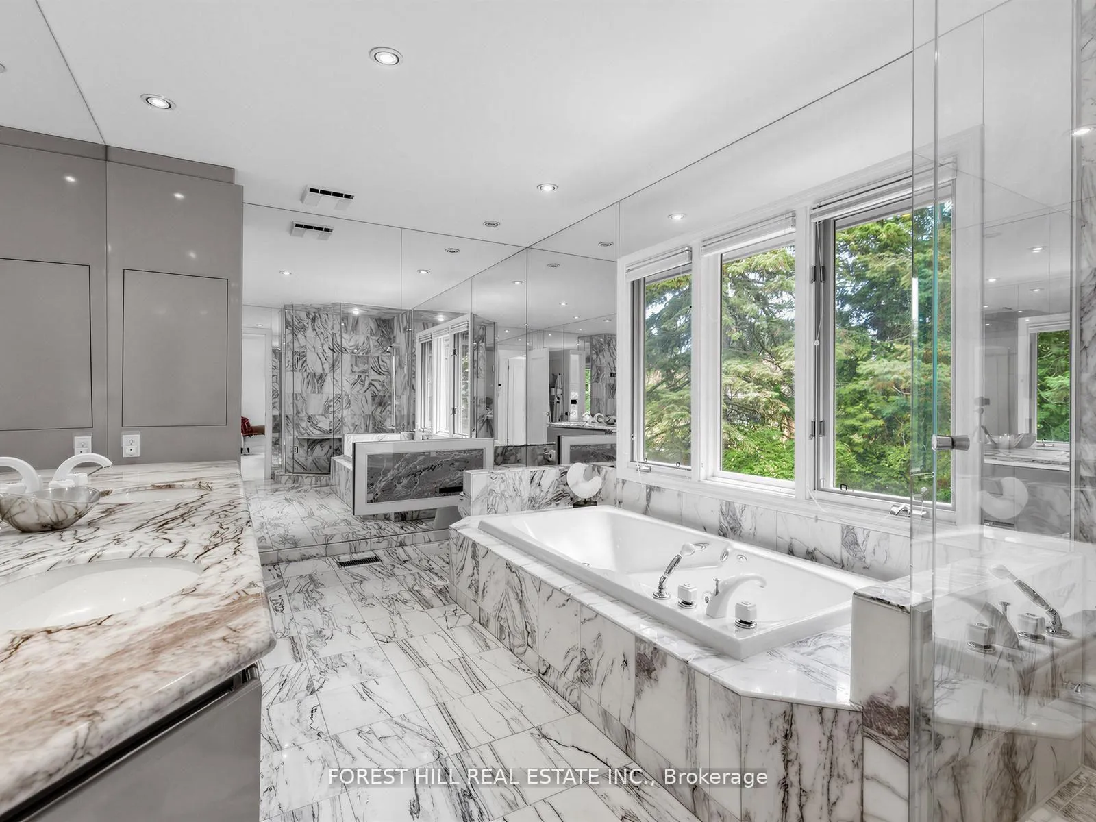 Photo 24 of 43 Beaverhall Drive, North York, St. Andrew-Windfields — HOMEH