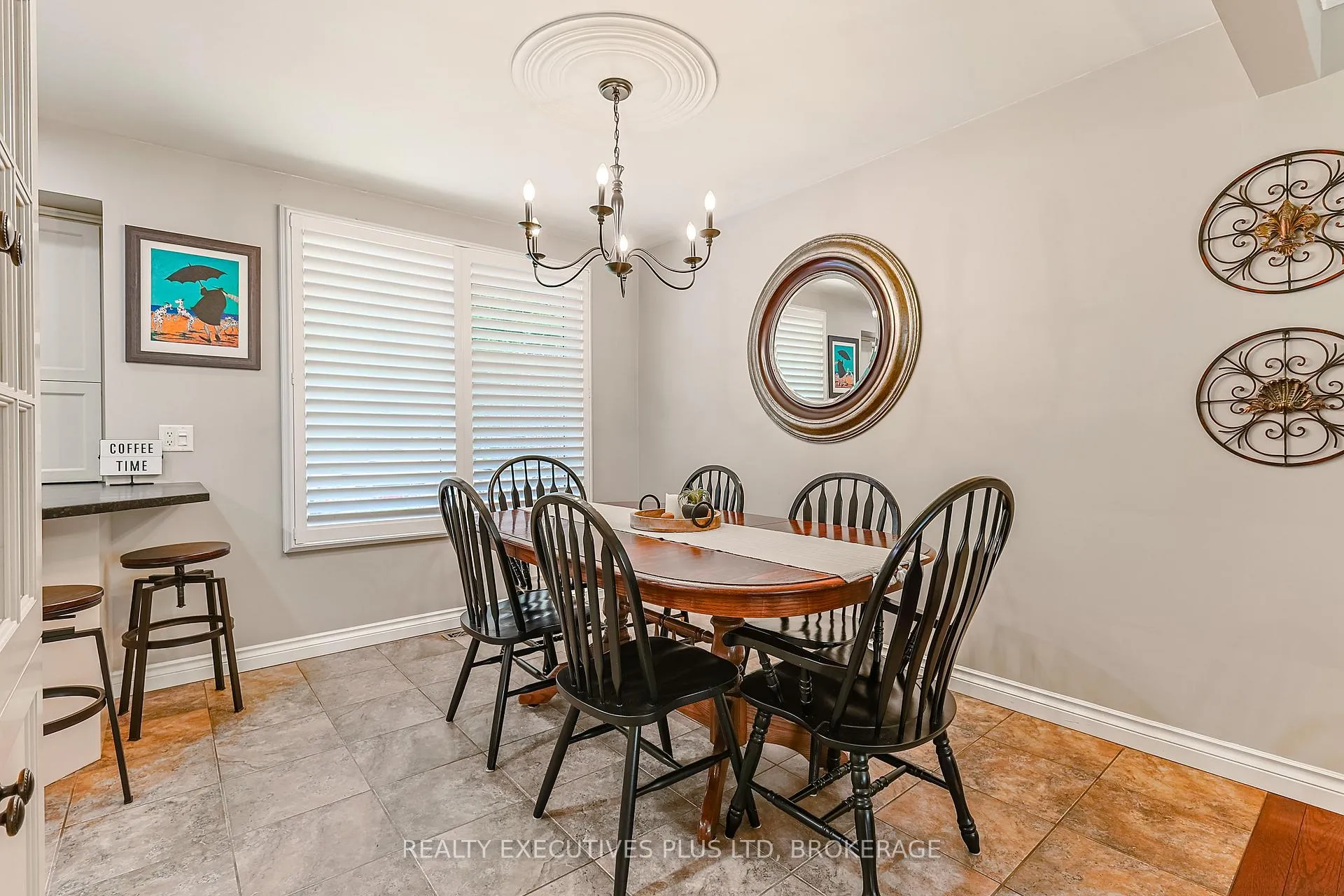 Photo 9 of 2560 Lepp Avenue, Niagara Falls, Stamford — HOMEH