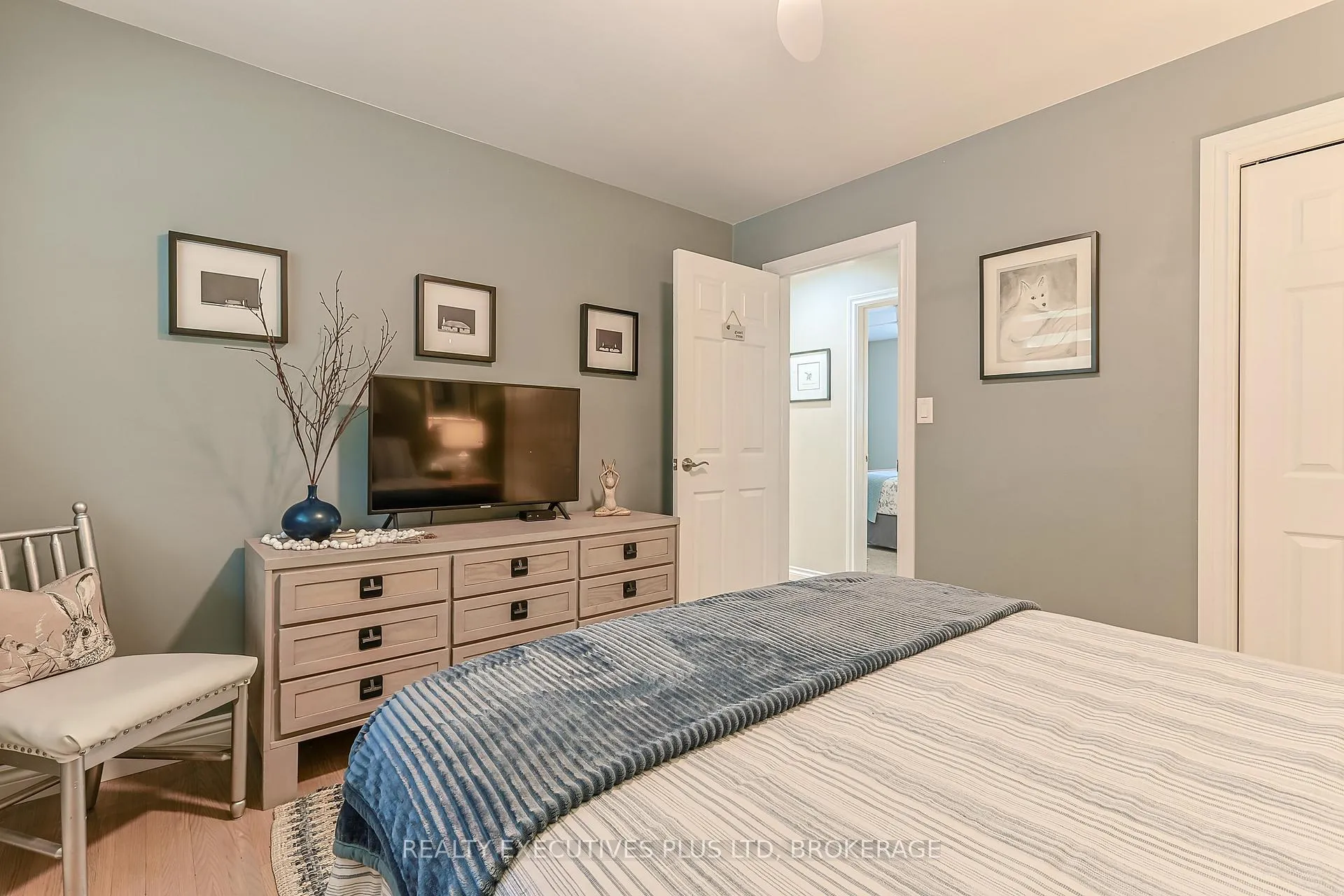 Photo 17 of 2560 Lepp Avenue, Niagara Falls, Stamford — HOMEH