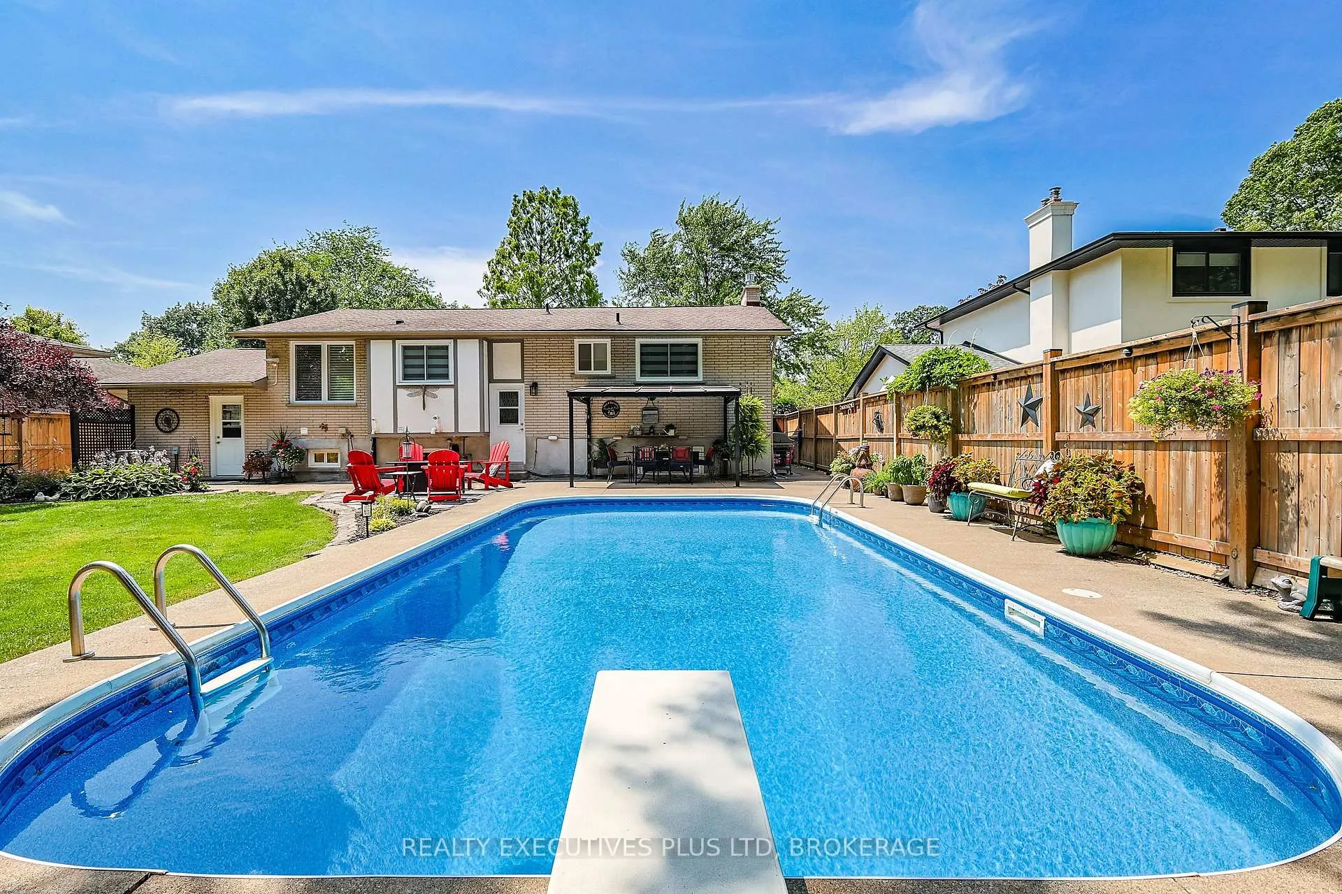 Photo 37 of 2560 Lepp Avenue, Niagara Falls, Stamford — HOMEH