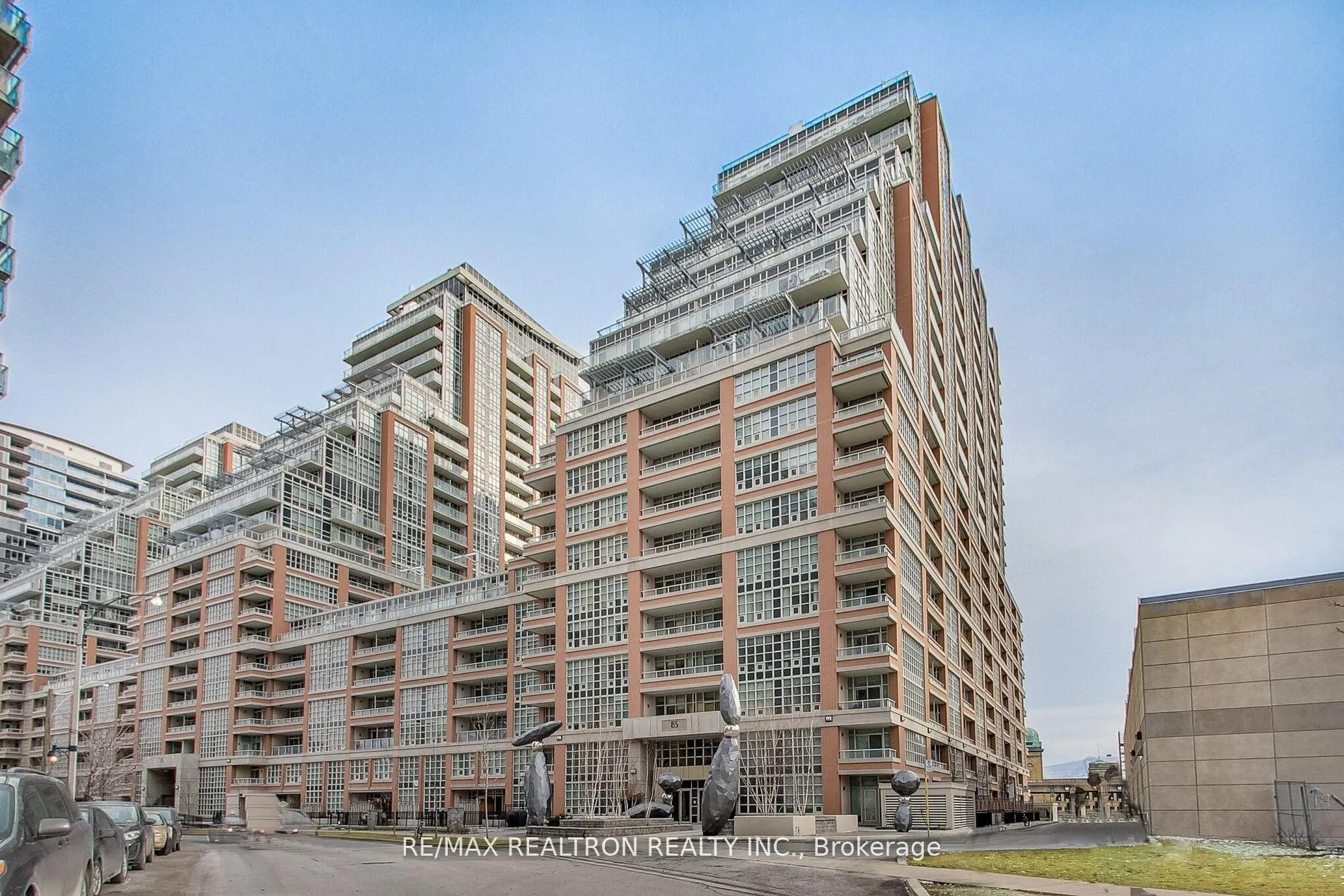 Front of Unit 1006, 85 East Liberty Street