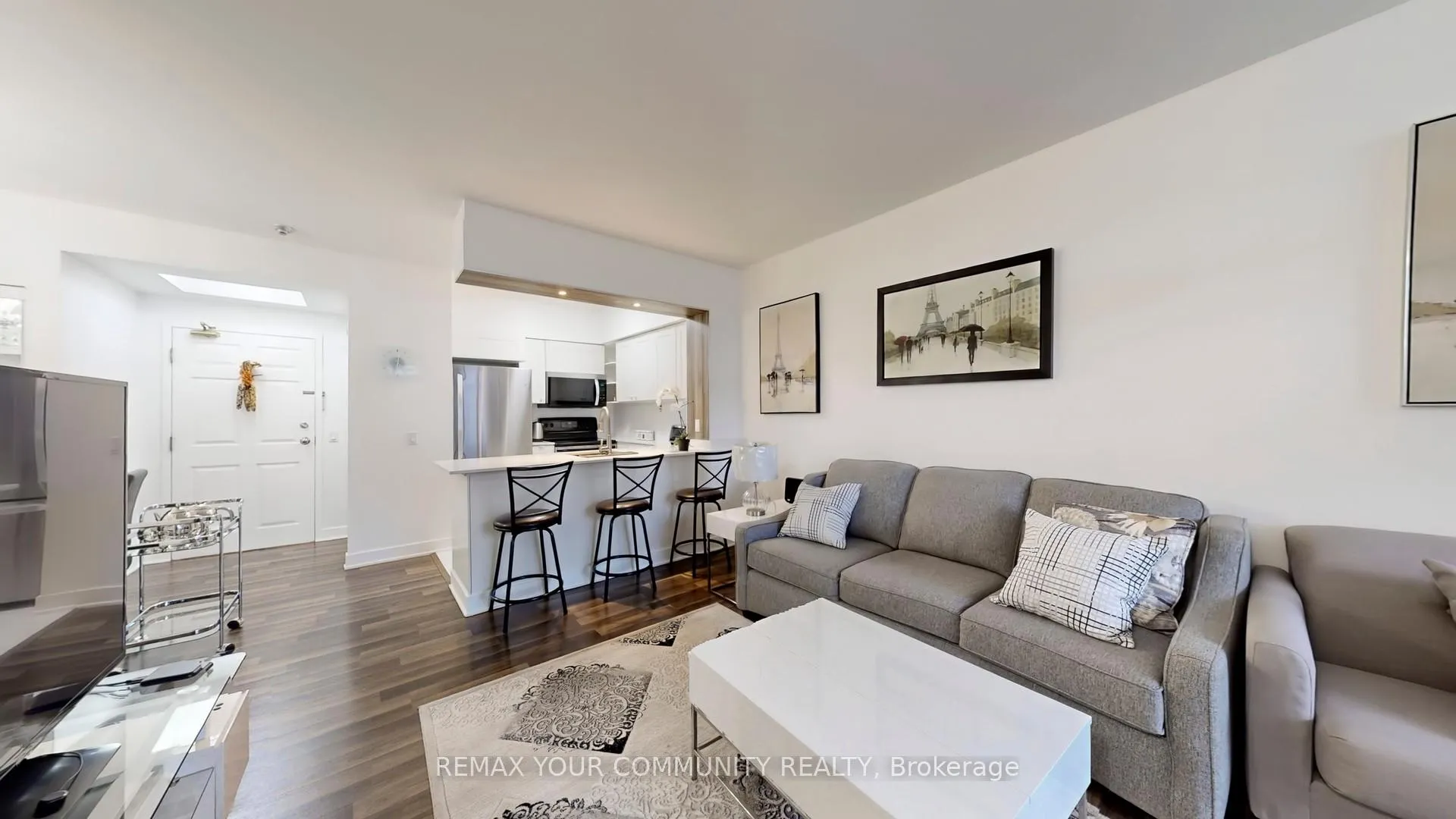 Photo 4 of Unit 111, 7398 Yonge Street, Vaughan, Crestwood-Springfarm-Yorkhill — HOMEH