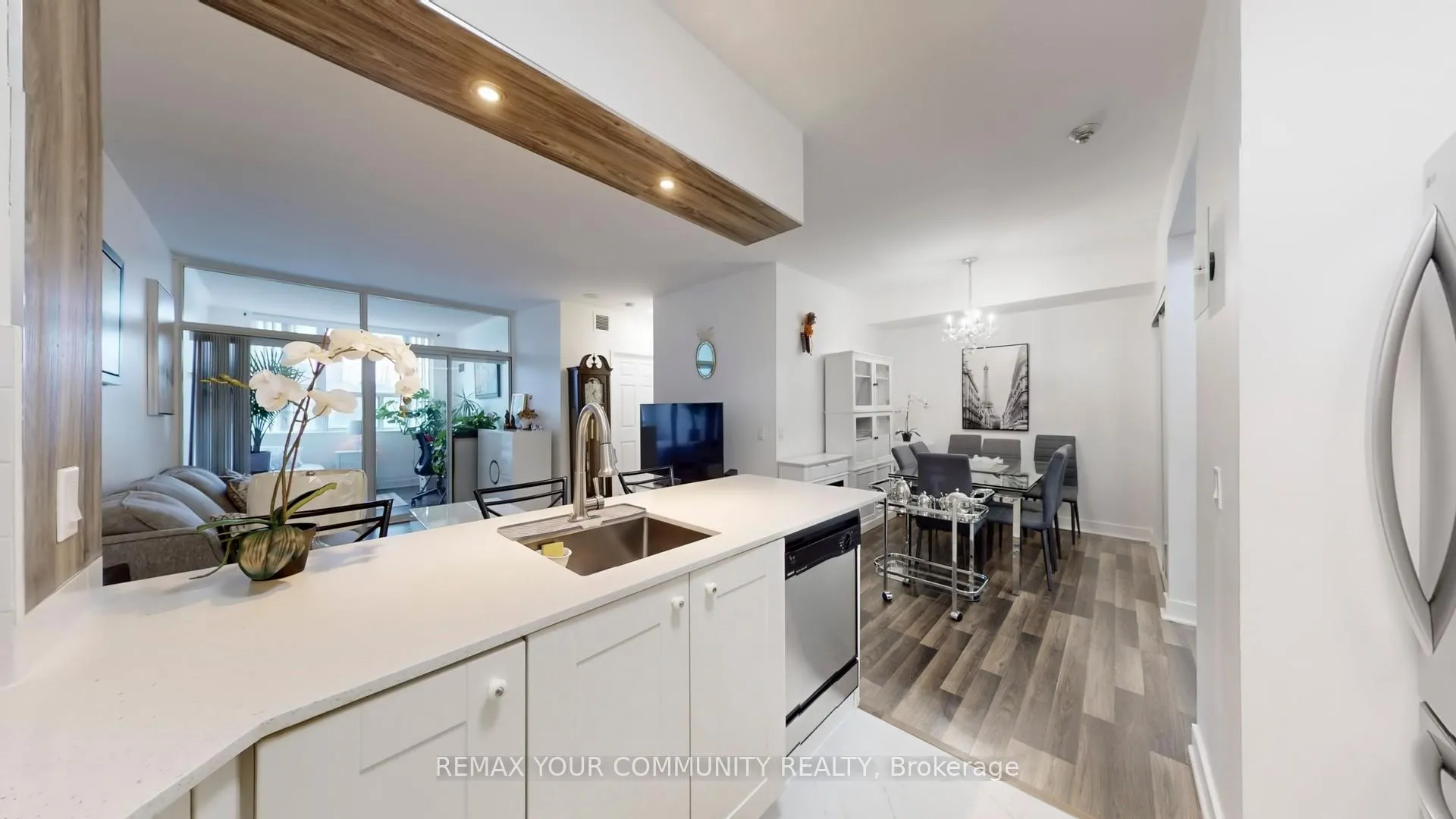 Photo 7 of Unit 111, 7398 Yonge Street, Vaughan, Crestwood-Springfarm-Yorkhill — HOMEH