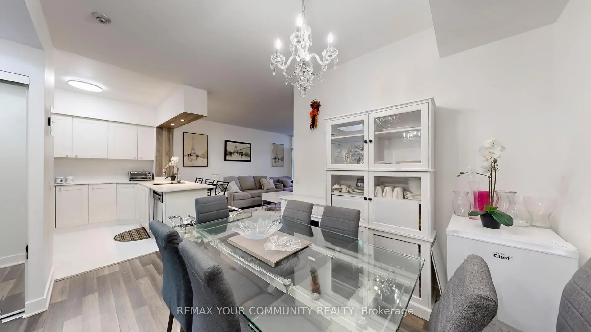 Photo 8 of Unit 111, 7398 Yonge Street, Vaughan, Crestwood-Springfarm-Yorkhill — HOMEH