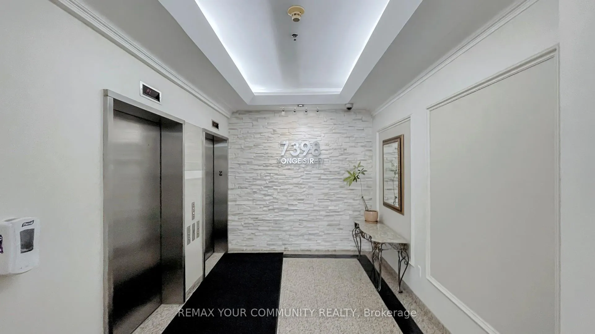 Photo 12 of Unit 111, 7398 Yonge Street, Vaughan, Crestwood-Springfarm-Yorkhill — HOMEH