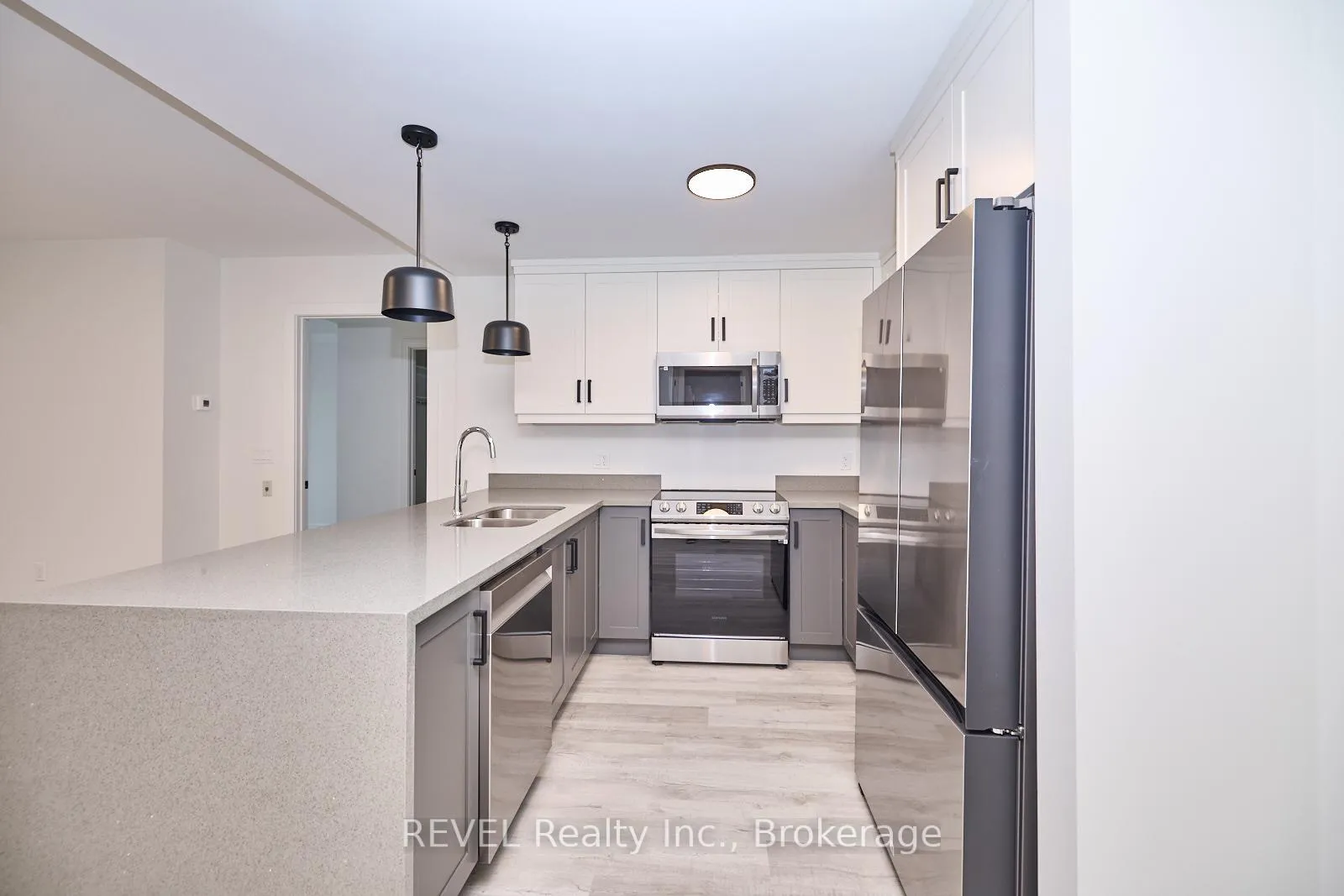 Photo 2 of Unit 503, 300B Fourth Avenue, St. Catharines, Ridley — HOMEH