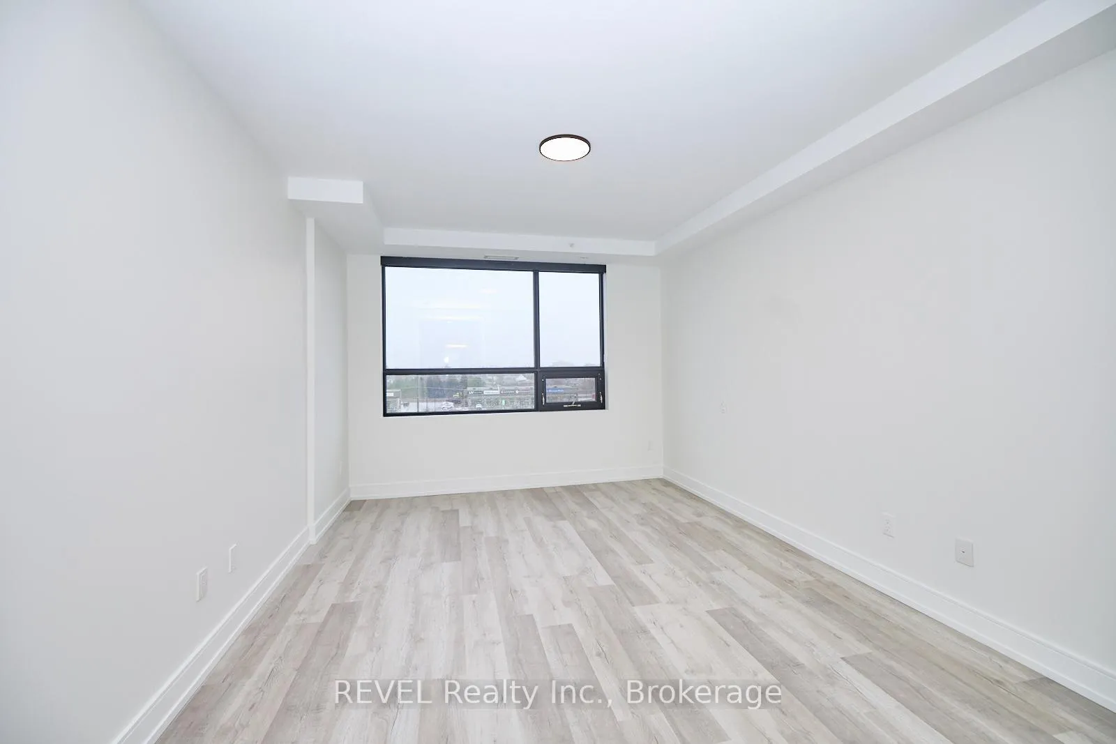 Photo 8 of Unit 503, 300B Fourth Avenue, St. Catharines, Ridley — HOMEH