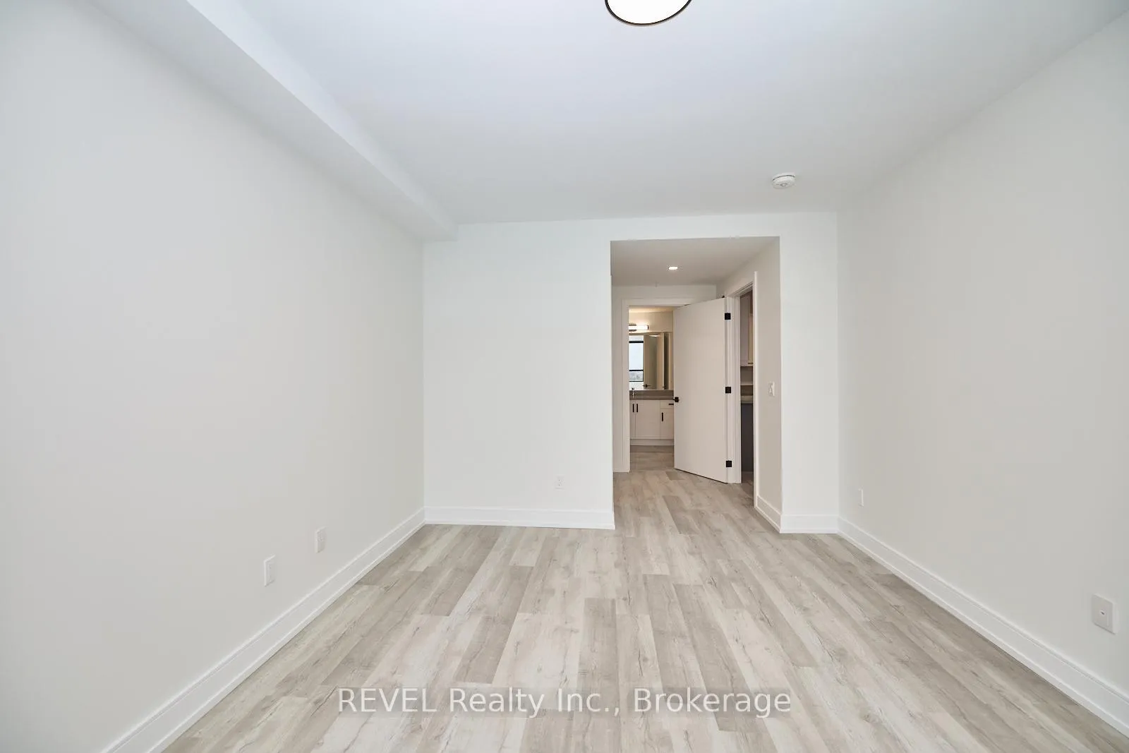 Photo 9 of Unit 503, 300B Fourth Avenue, St. Catharines, Ridley — HOMEH