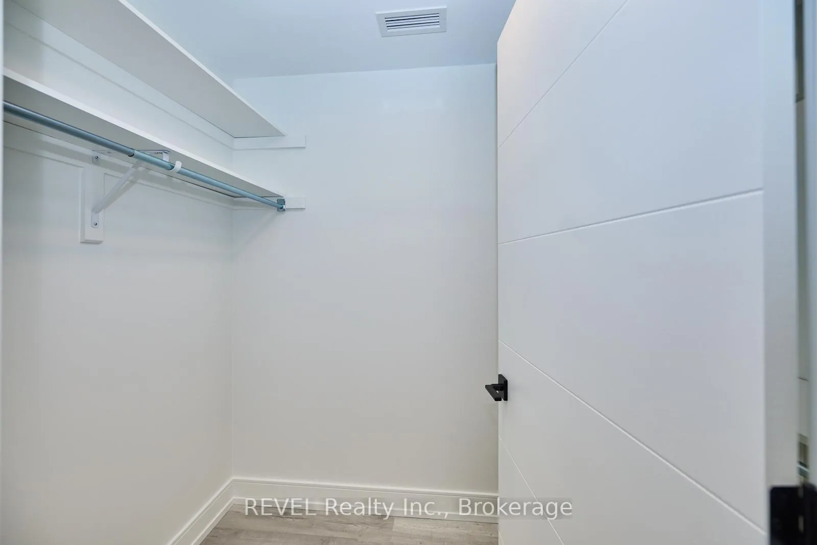 Photo 10 of Unit 503, 300B Fourth Avenue, St. Catharines, Ridley — HOMEH