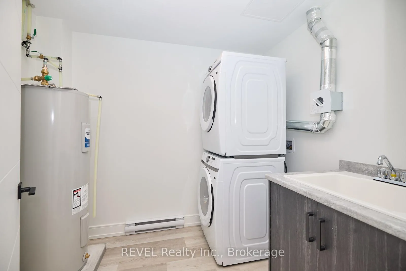 Photo 12 of Unit 503, 300B Fourth Avenue, St. Catharines, Ridley — HOMEH