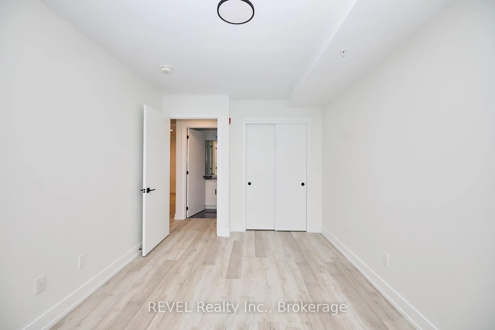 Photo 14 of Unit 503, 300B Fourth Avenue, St. Catharines, Ridley — HOMEH