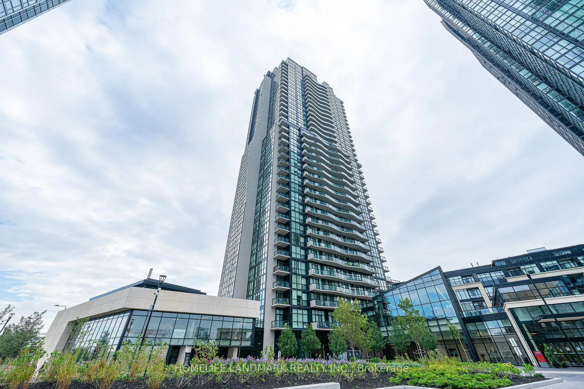 Photo 2 of Unit 2706, 2900 Highway 7, Vaughan, Concord — HOMEH