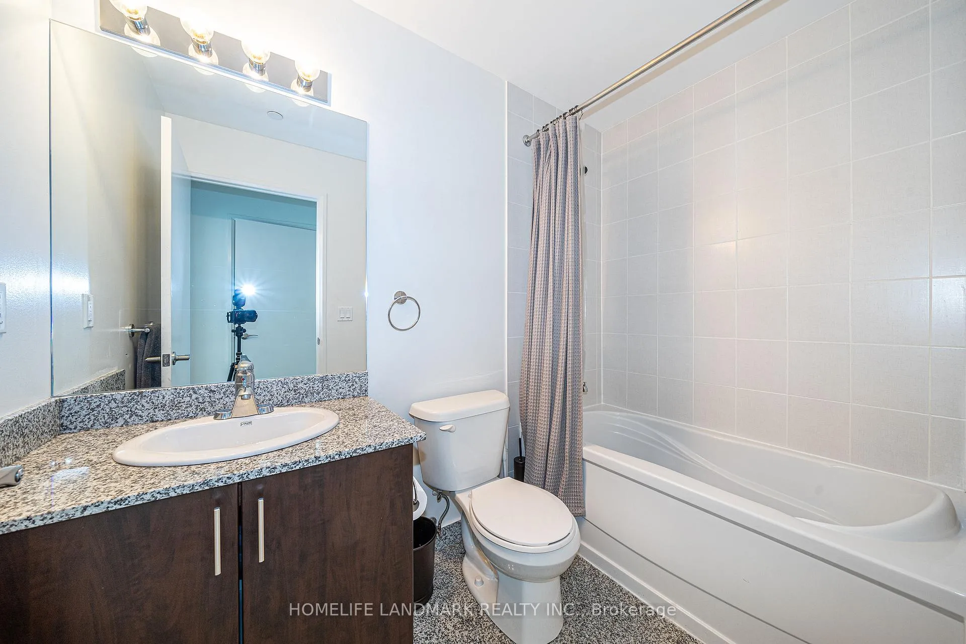 Photo 12 of Unit 2706, 2900 Highway 7, Vaughan, Concord — HOMEH