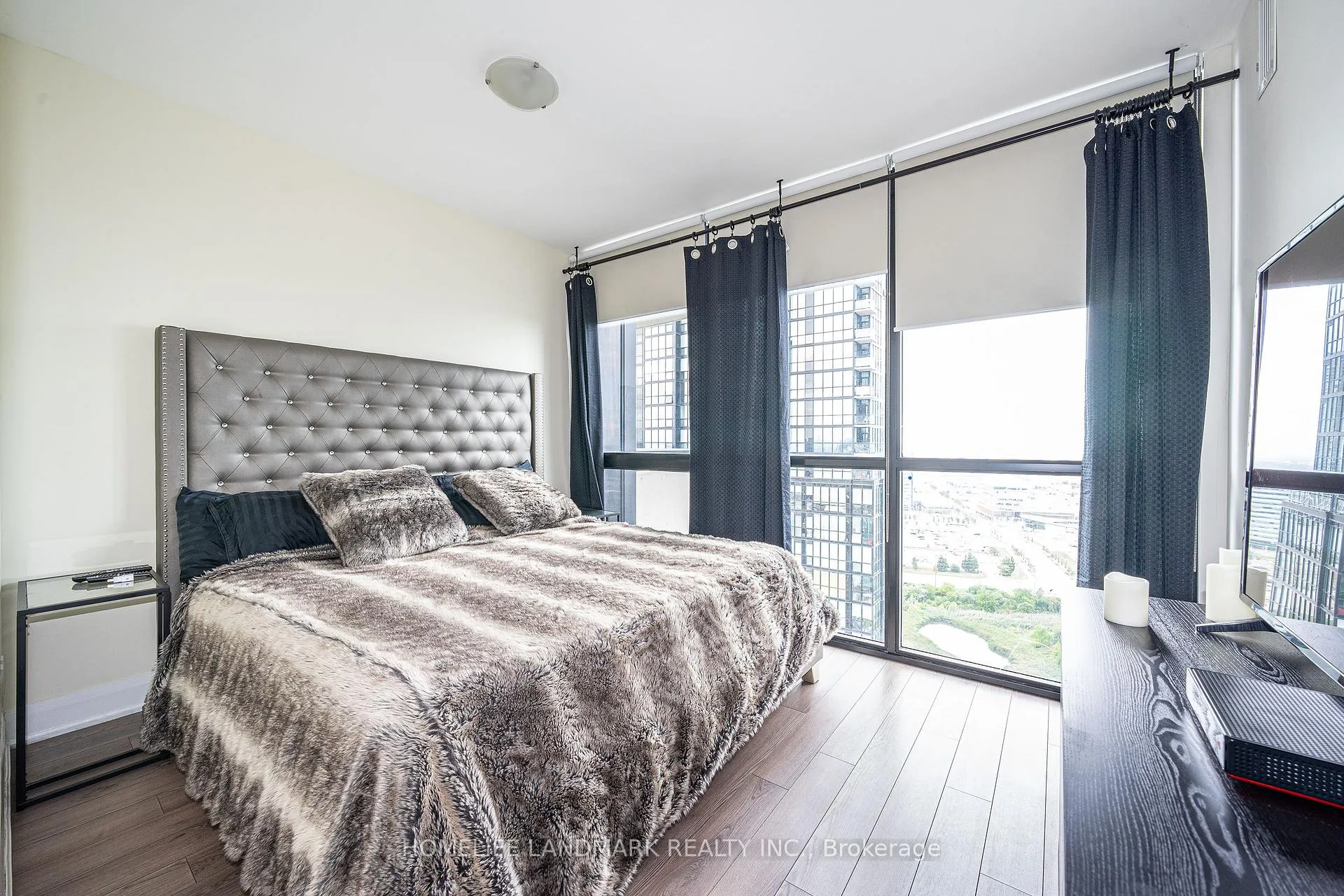 Photo 13 of Unit 2706, 2900 Highway 7, Vaughan, Concord — HOMEH