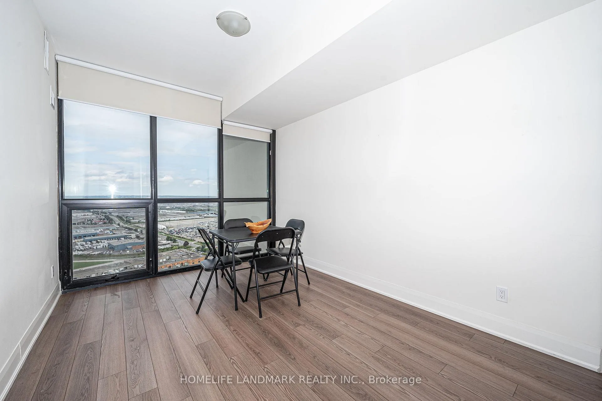 Photo 15 of Unit 2706, 2900 Highway 7, Vaughan, Concord — HOMEH