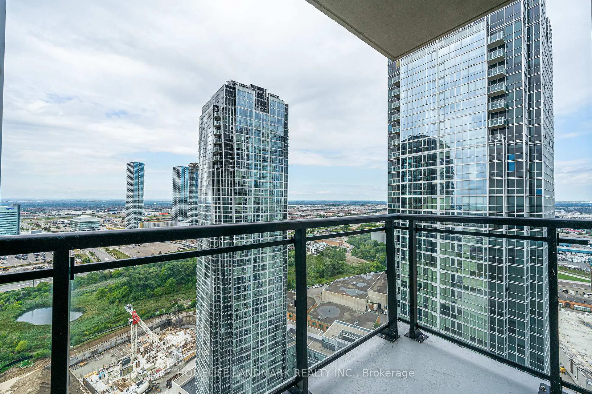 Photo 16 of Unit 2706, 2900 Highway 7, Vaughan, Concord — HOMEH