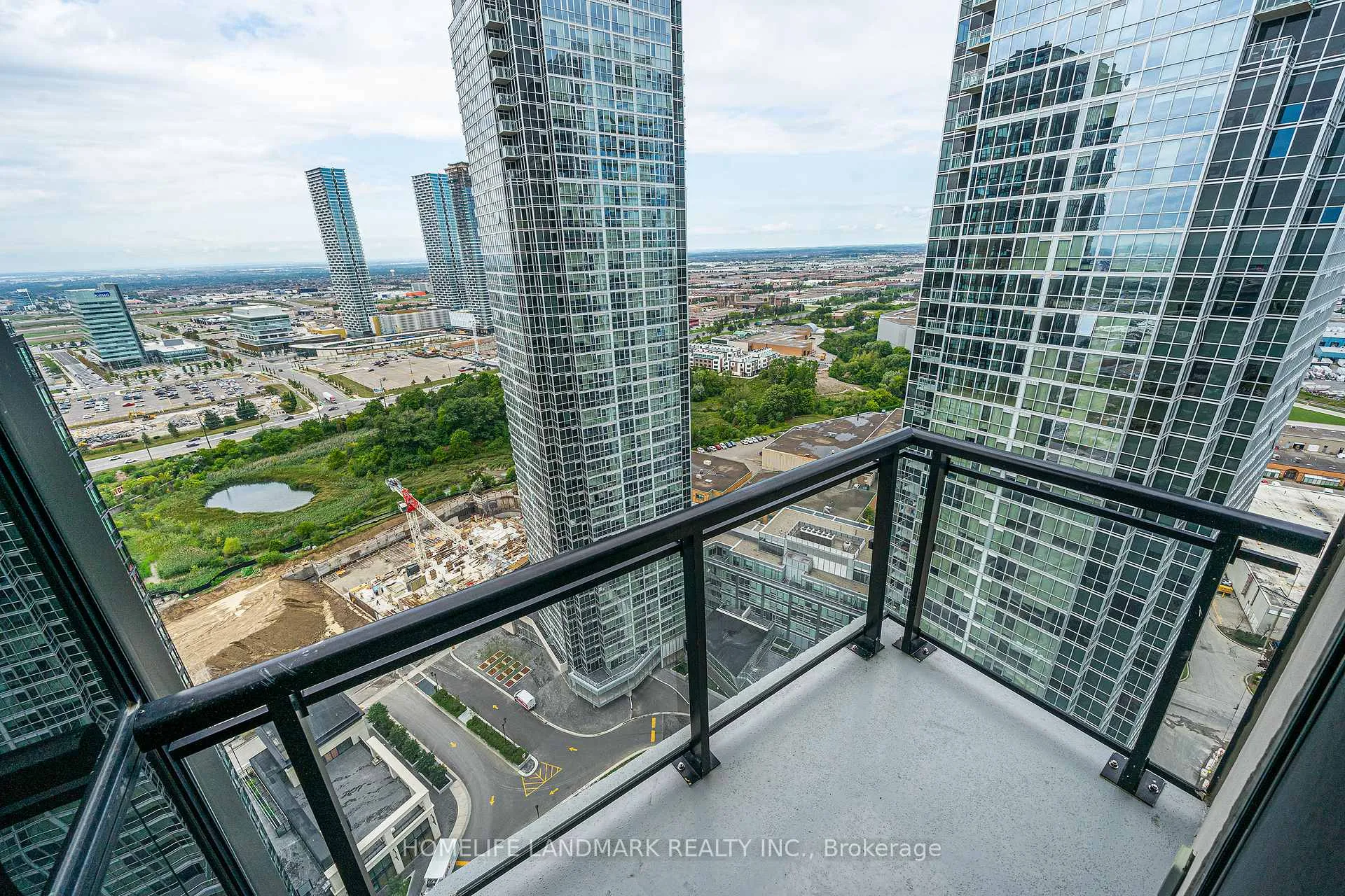 Photo 17 of Unit 2706, 2900 Highway 7, Vaughan, Concord — HOMEH
