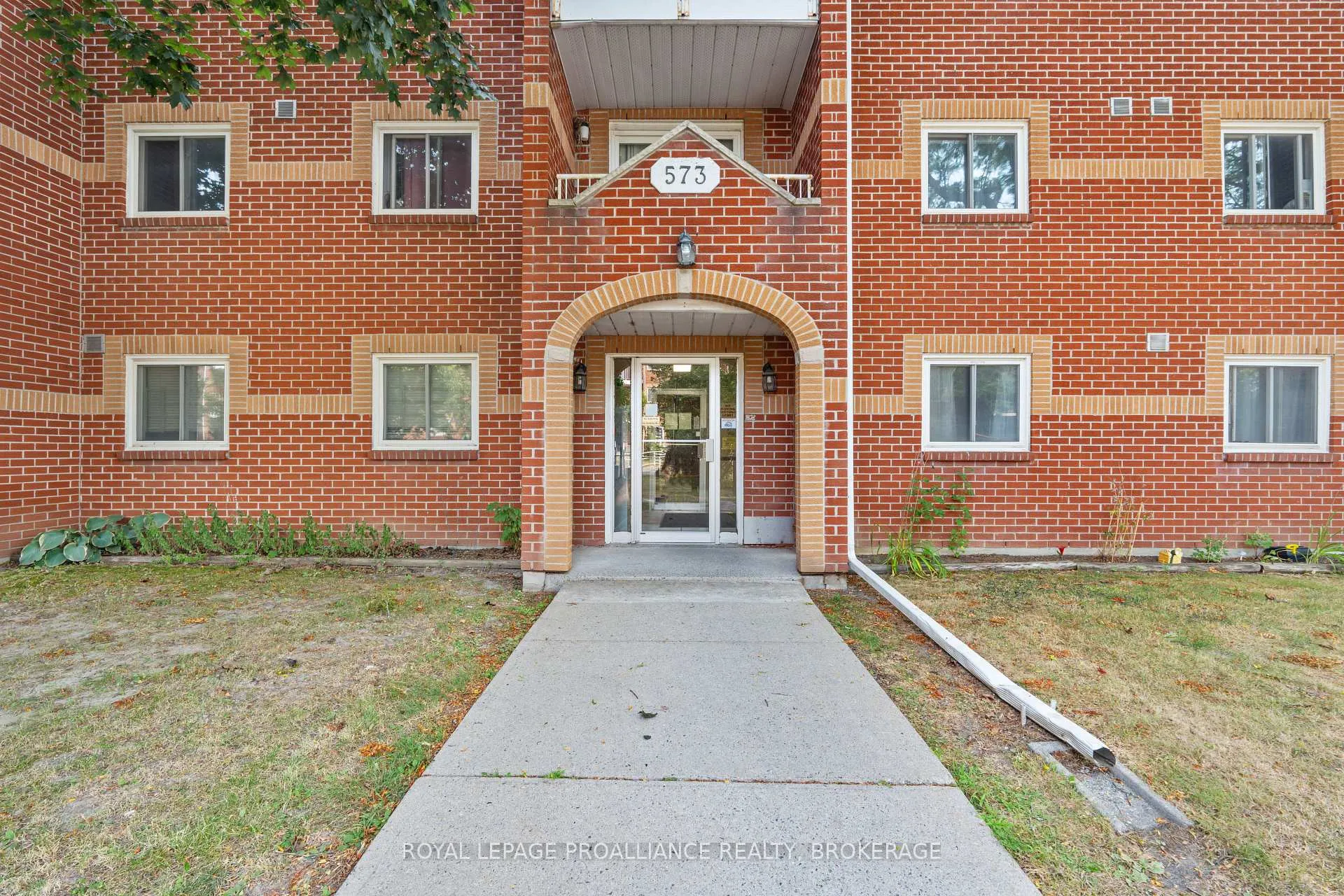 Photo 3 of Unit 302, 573 Armstrong Road, Kingston, East Gardiners Rd — HOMEH