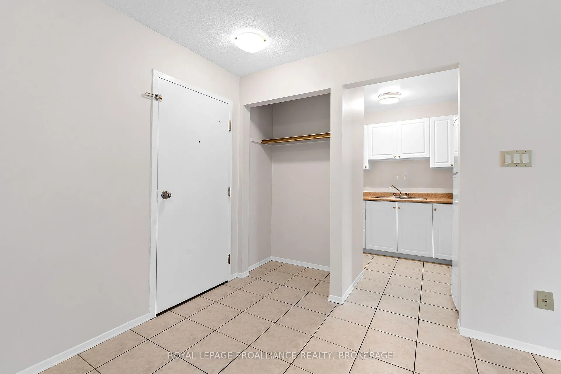 Photo 4 of Unit 302, 573 Armstrong Road, Kingston, East Gardiners Rd — HOMEH