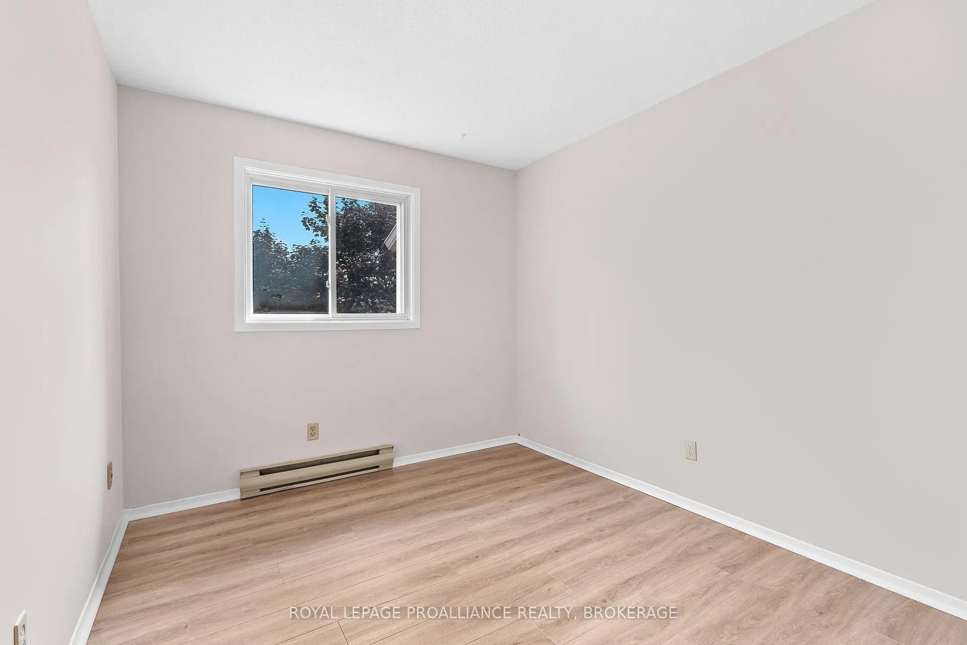 Photo 24 of Unit 302, 573 Armstrong Road, Kingston, East Gardiners Rd — HOMEH