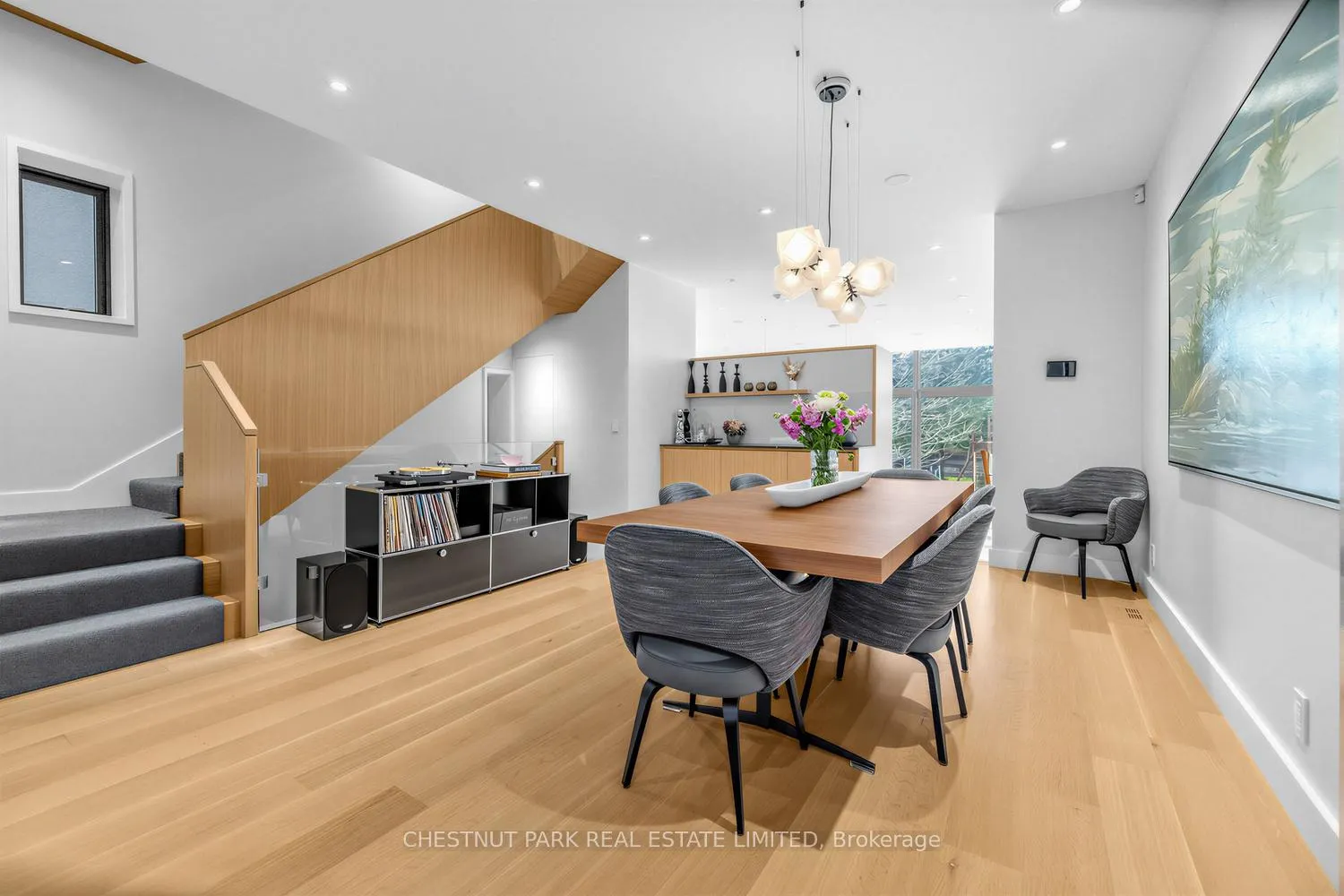 Photo 8 of 55 Farnham Avenue, Toronto, Yonge-St. Clair — HOMEH